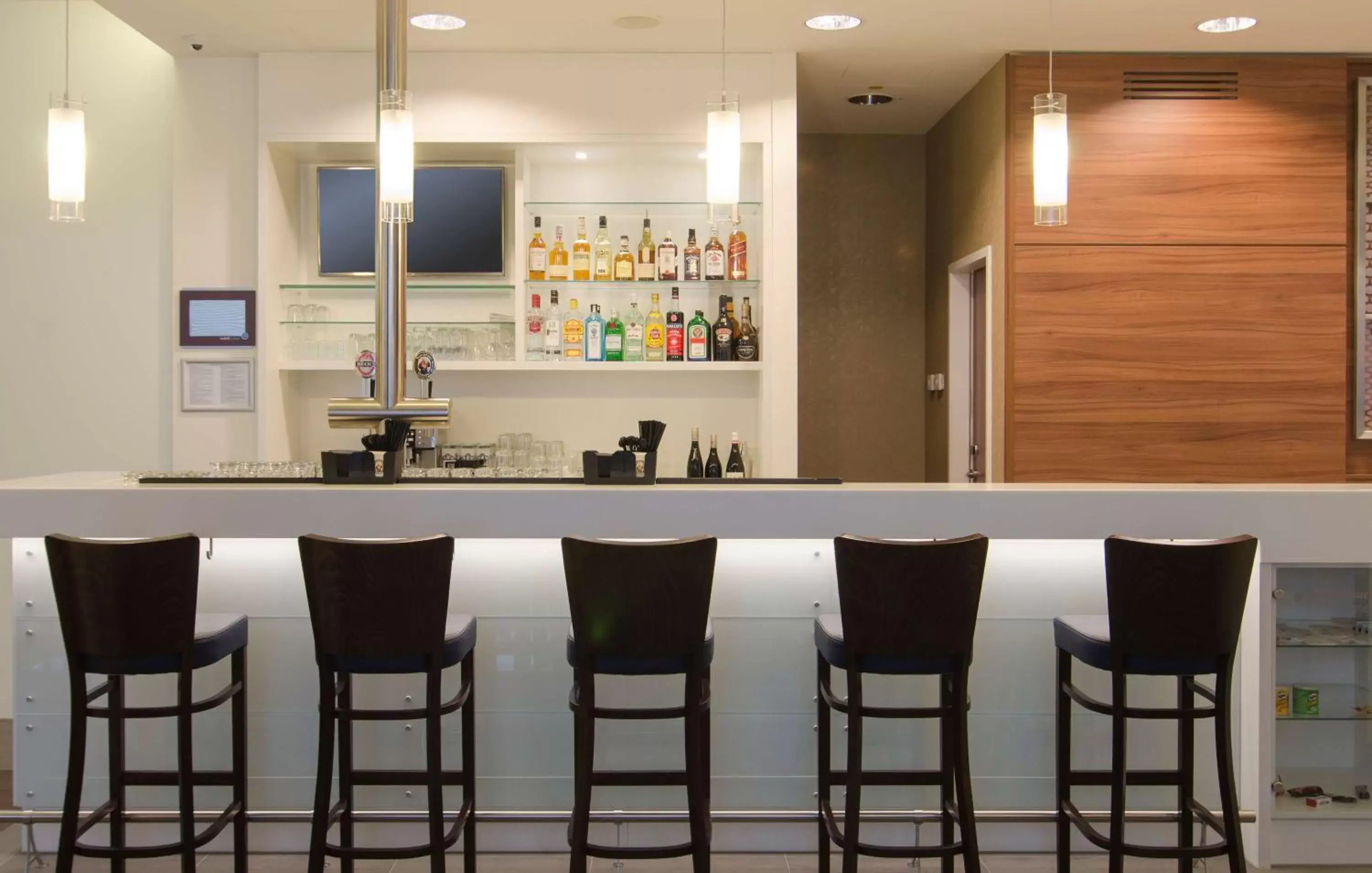 Lounge or bar in Hampton by Hilton Nürnberg City Center Lounge or bar in Hampton by Hilton Nürnberg City Center