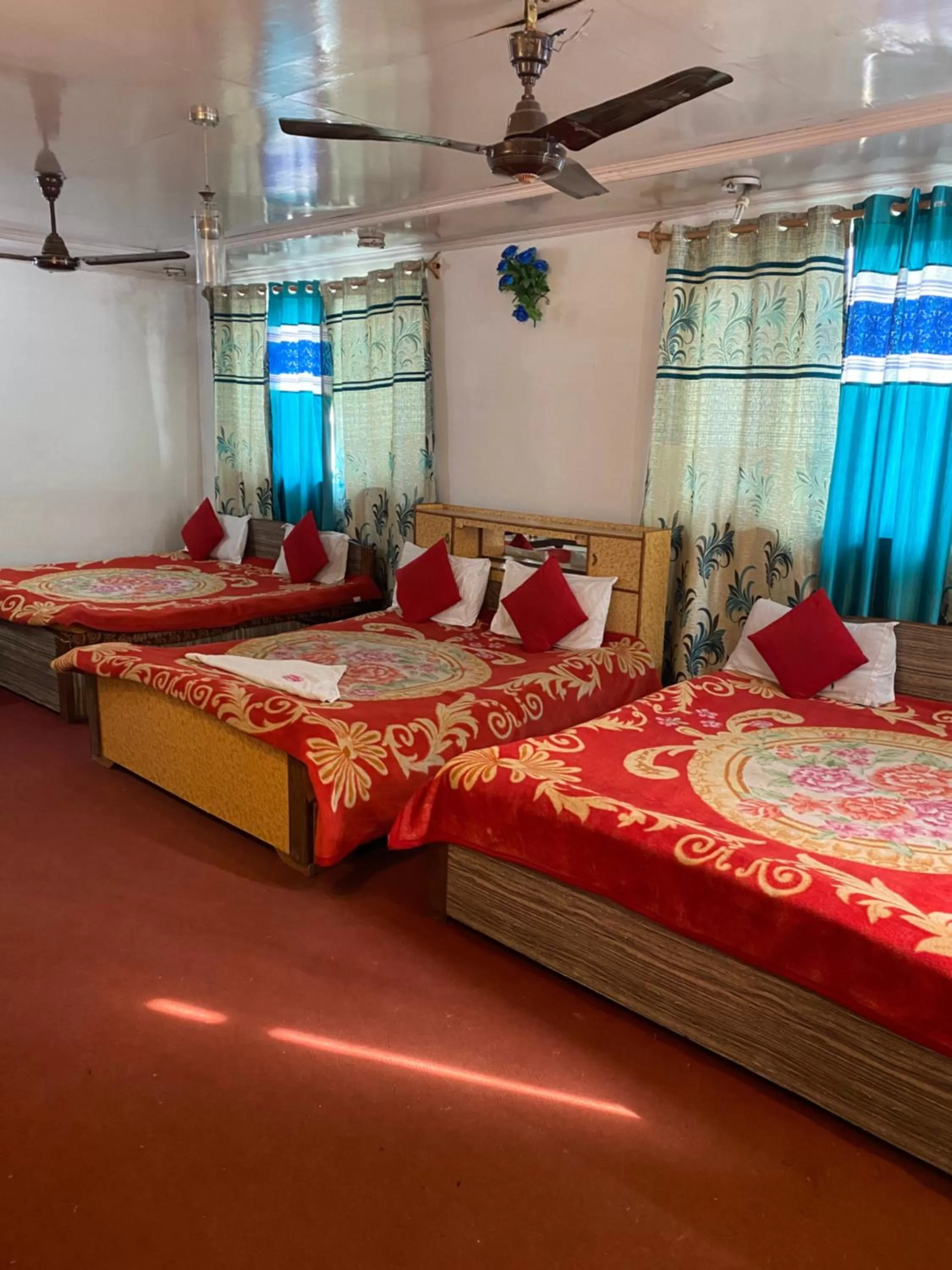 Bed in Hotel Young Mamta