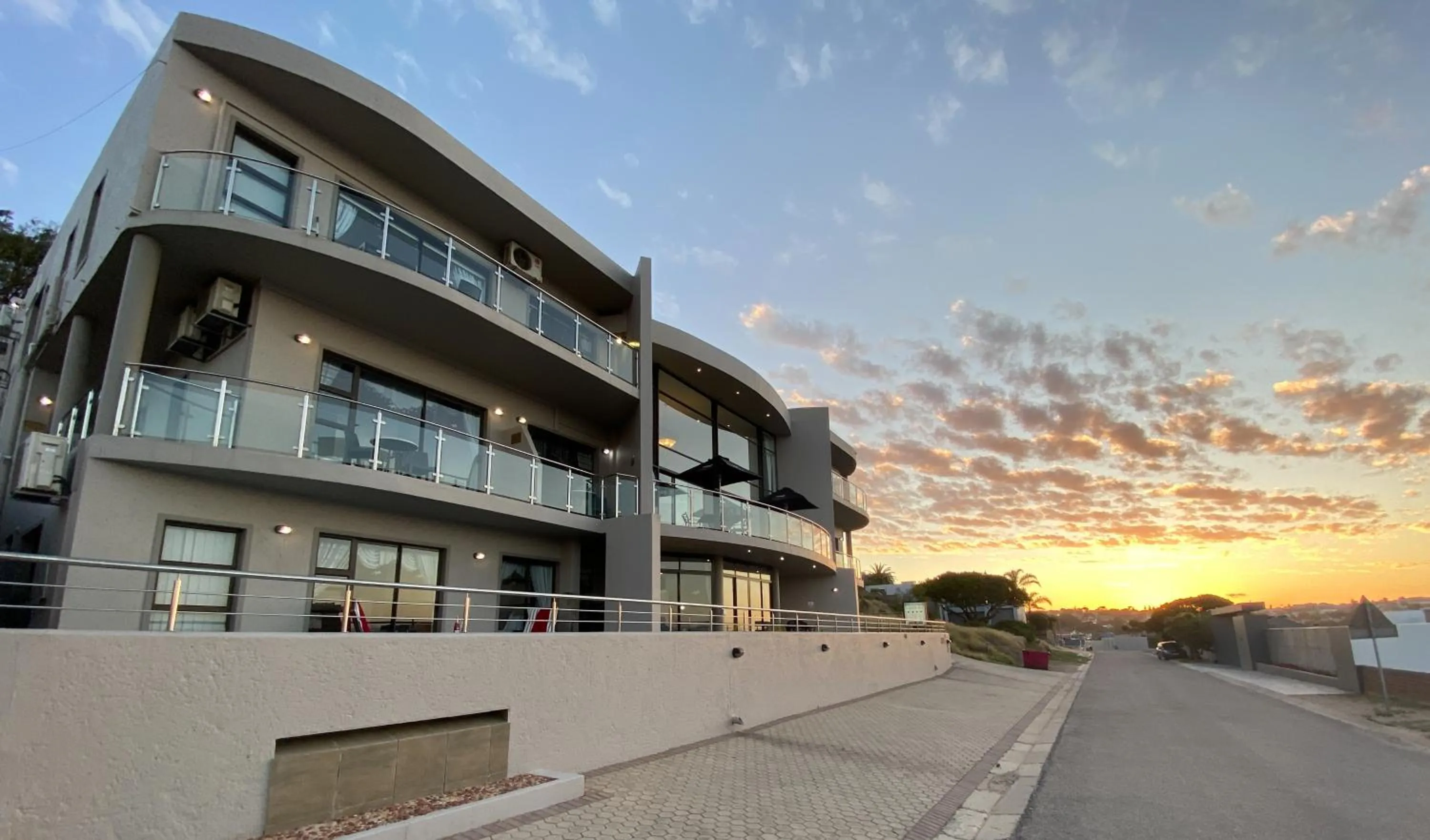 Property building in Bar-t-nique Guest House