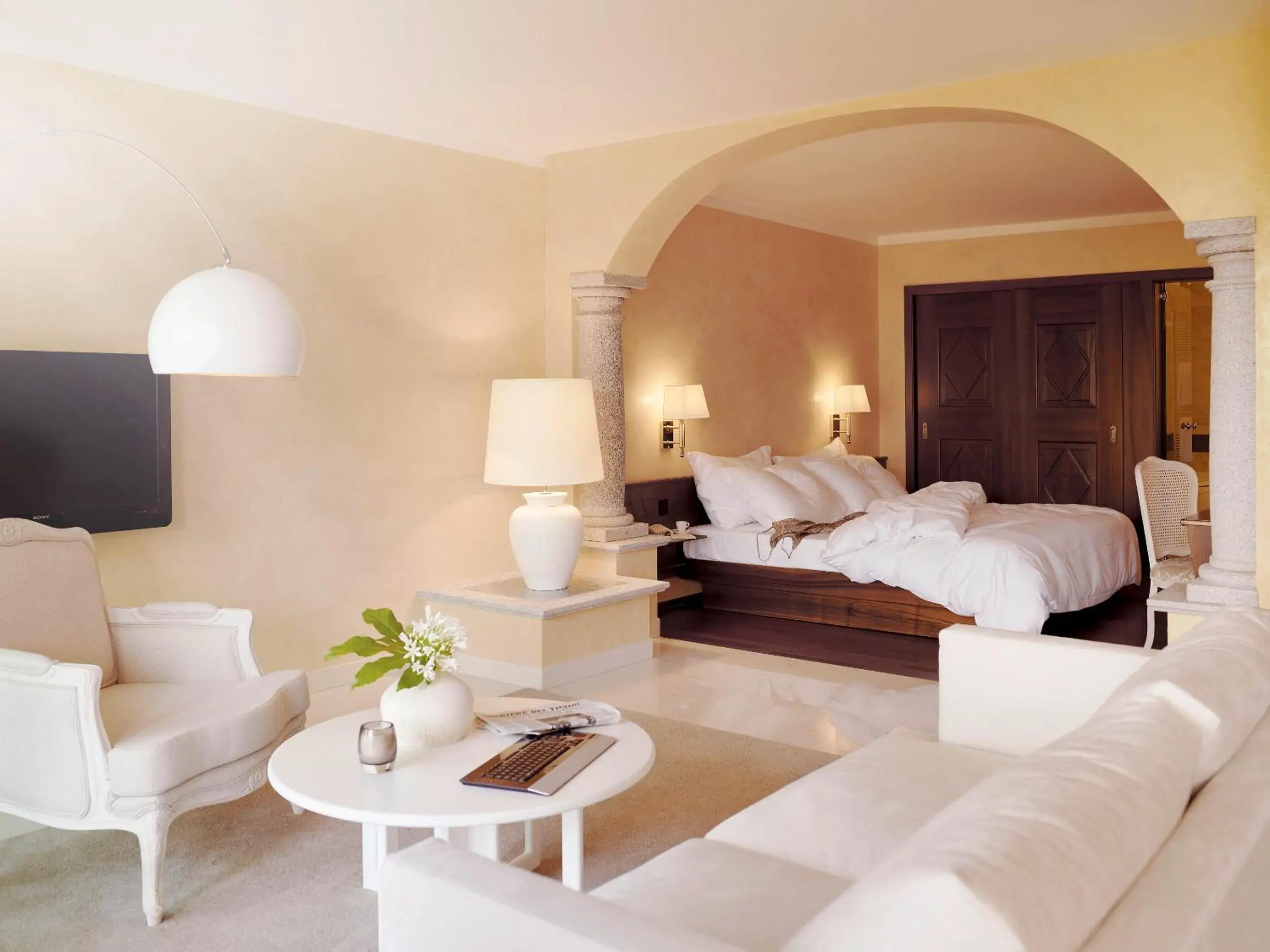 Seating area, Bed in Villa Orselina - Small Luxury Hotel