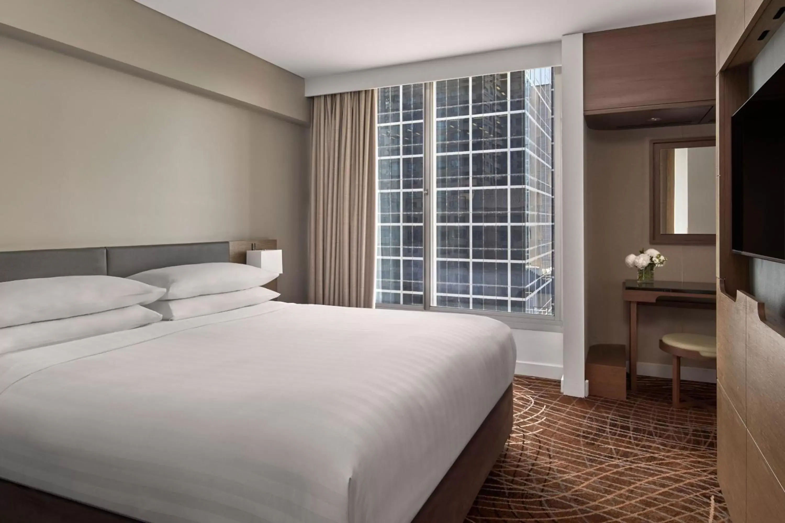 Bedroom, Bed in Melbourne Marriott Hotel