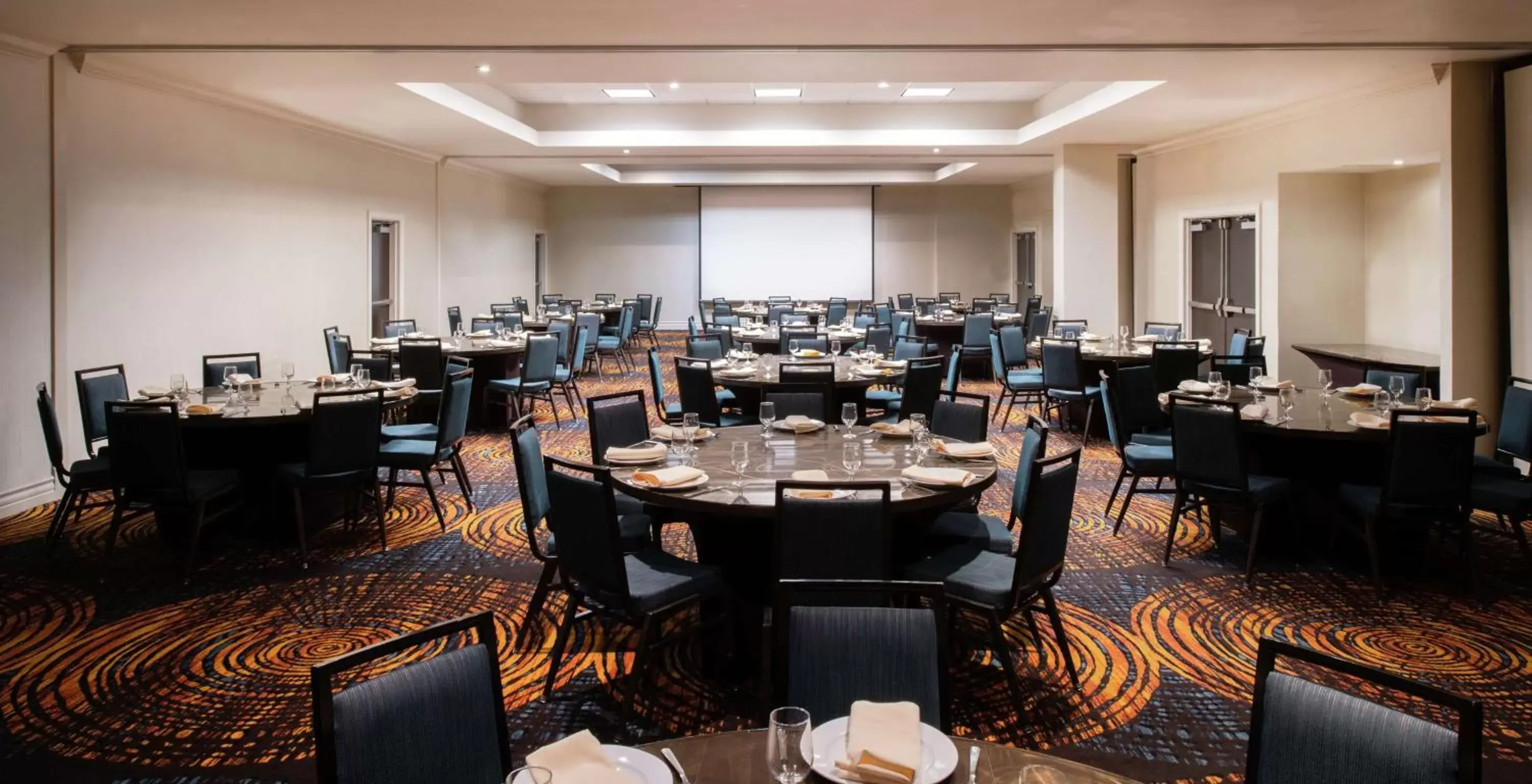 Meeting/conference room, Restaurant/Places to Eat in Embassy Suites by Hilton Walnut Creek