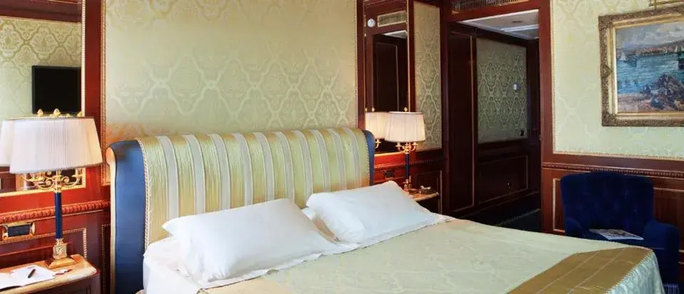 Bed in Grand Hotel Dino