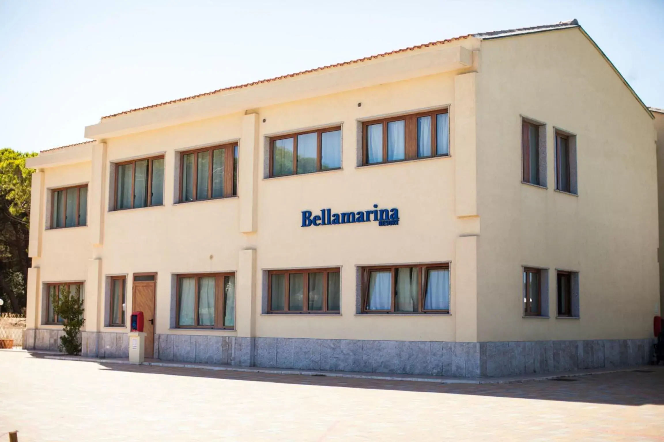 Facade/entrance, Property Building in Bellamarina