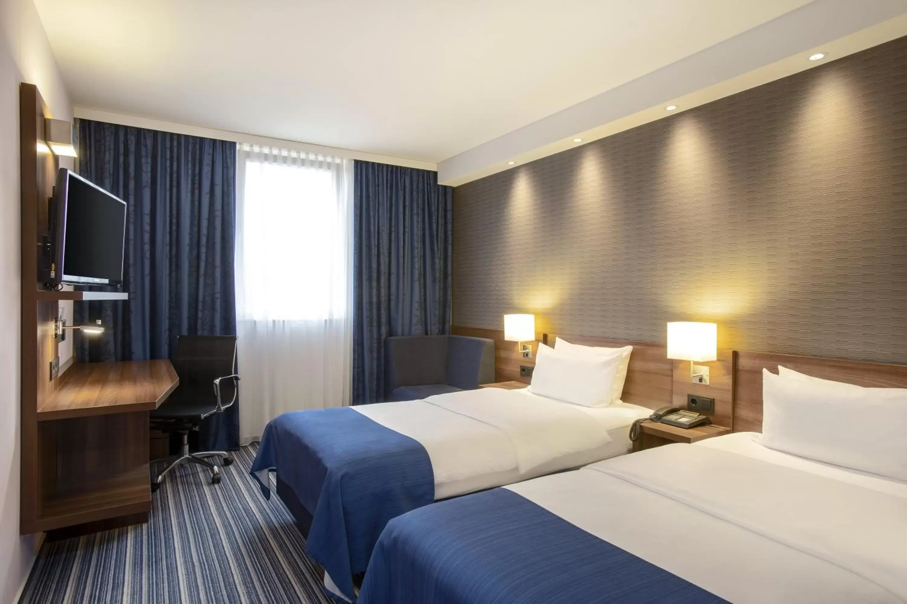 Photo of the whole room, Bed in Holiday Inn Express Neunkirchen, an IHG Hotel