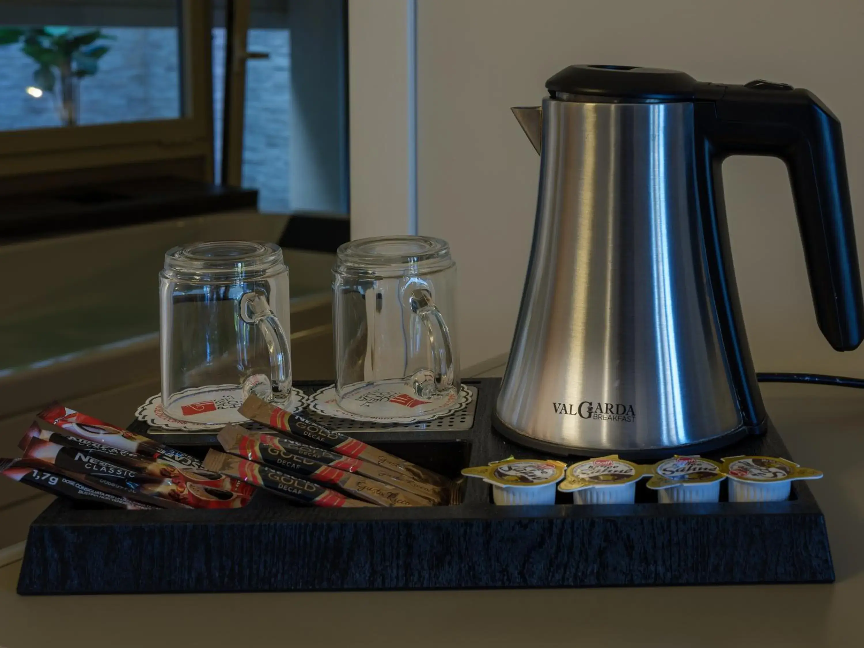 Coffee/tea facilities in Parc Hotel Germano Suites & Apartments