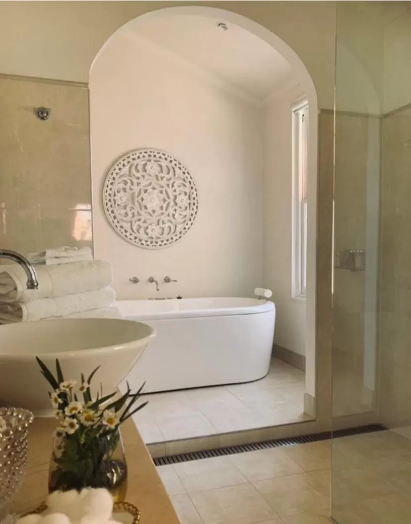 Bathroom in Howlong Old Post Office Luxury Suite