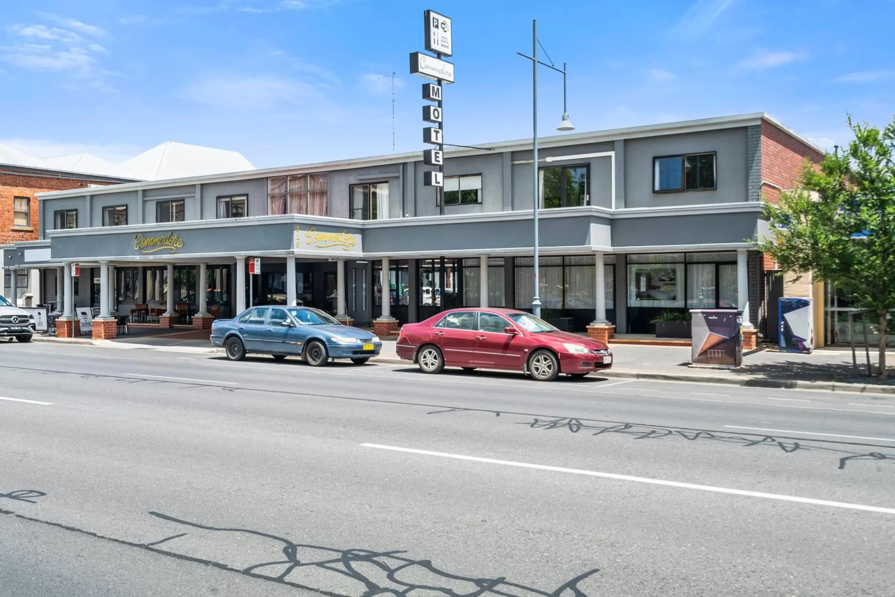 Property Building in Commodore Motor Inn