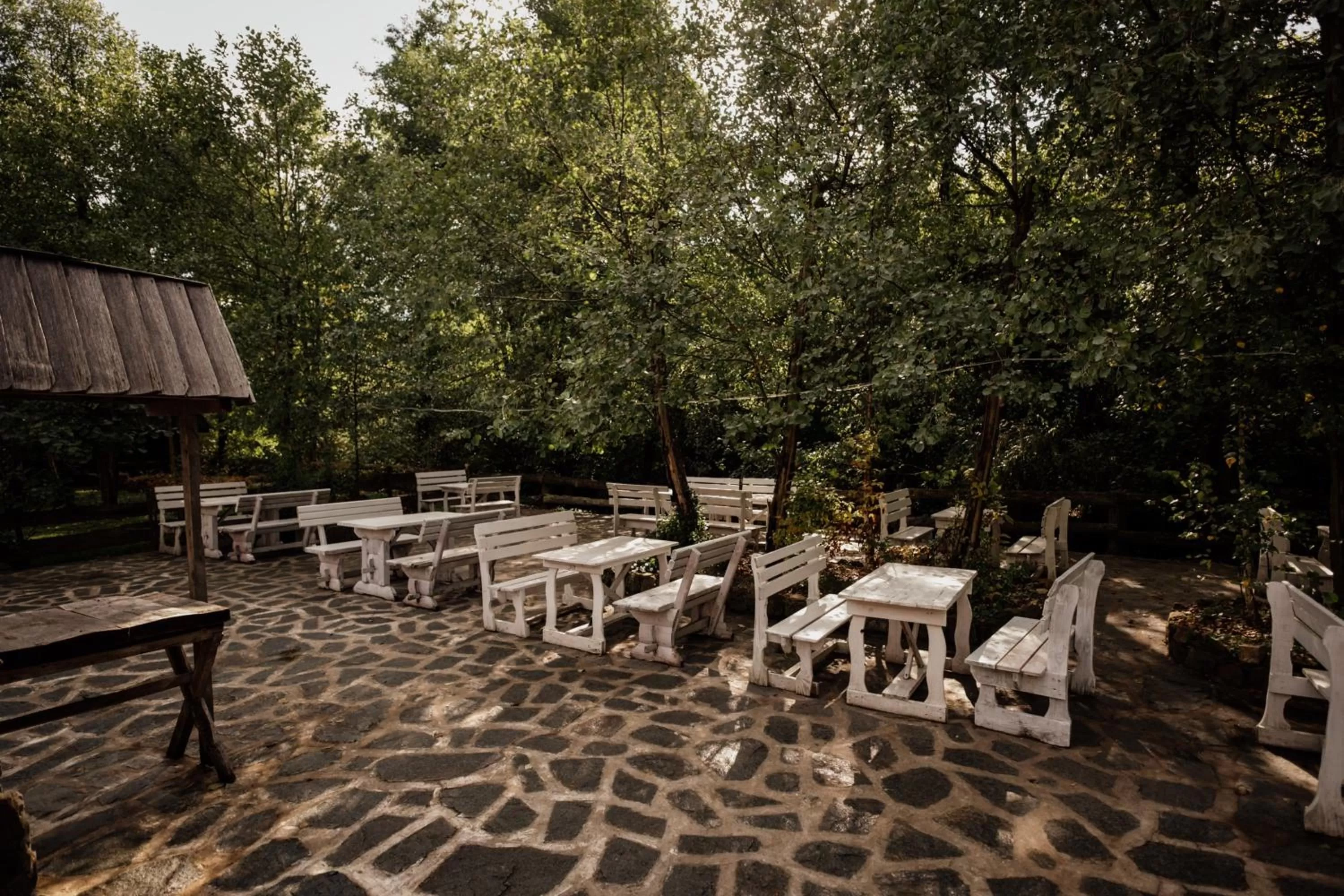 Restaurant/places to eat in Kraljevsko selo Kotromanićevo