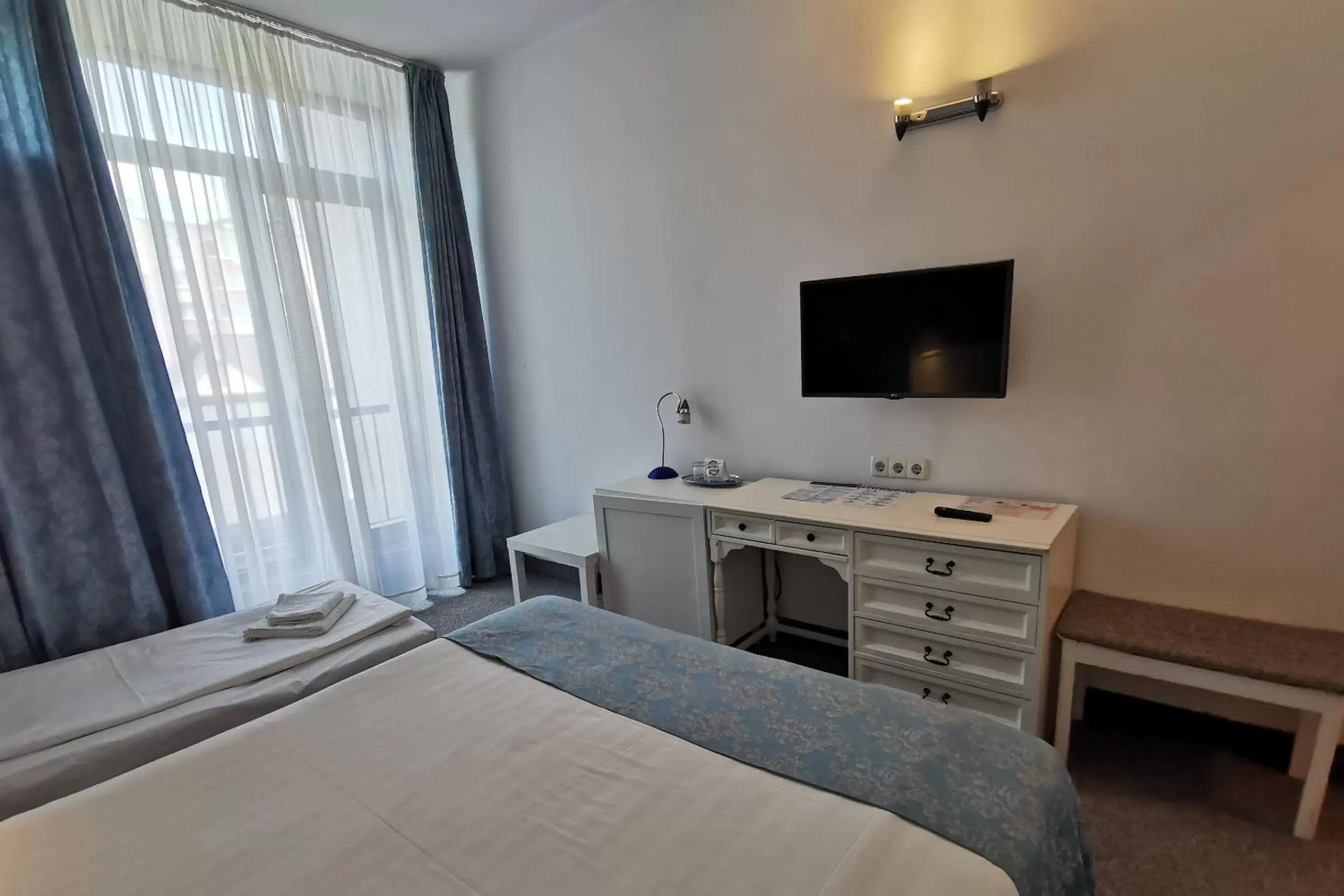 TV and multimedia, Bed in Continental Suceava