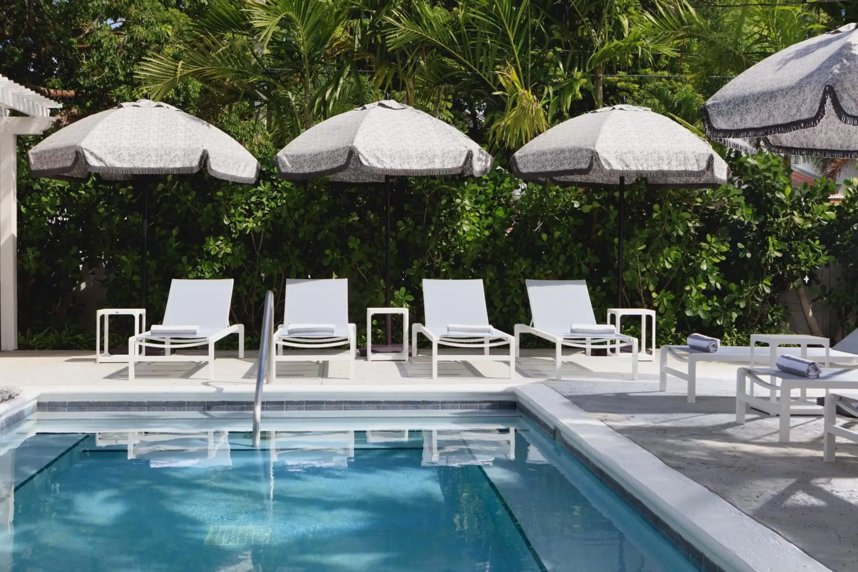 Swimming pool in Ella's Cottages - Key West Historic Inns Swimming pool in Ella's Cottages - Key West Historic Inns