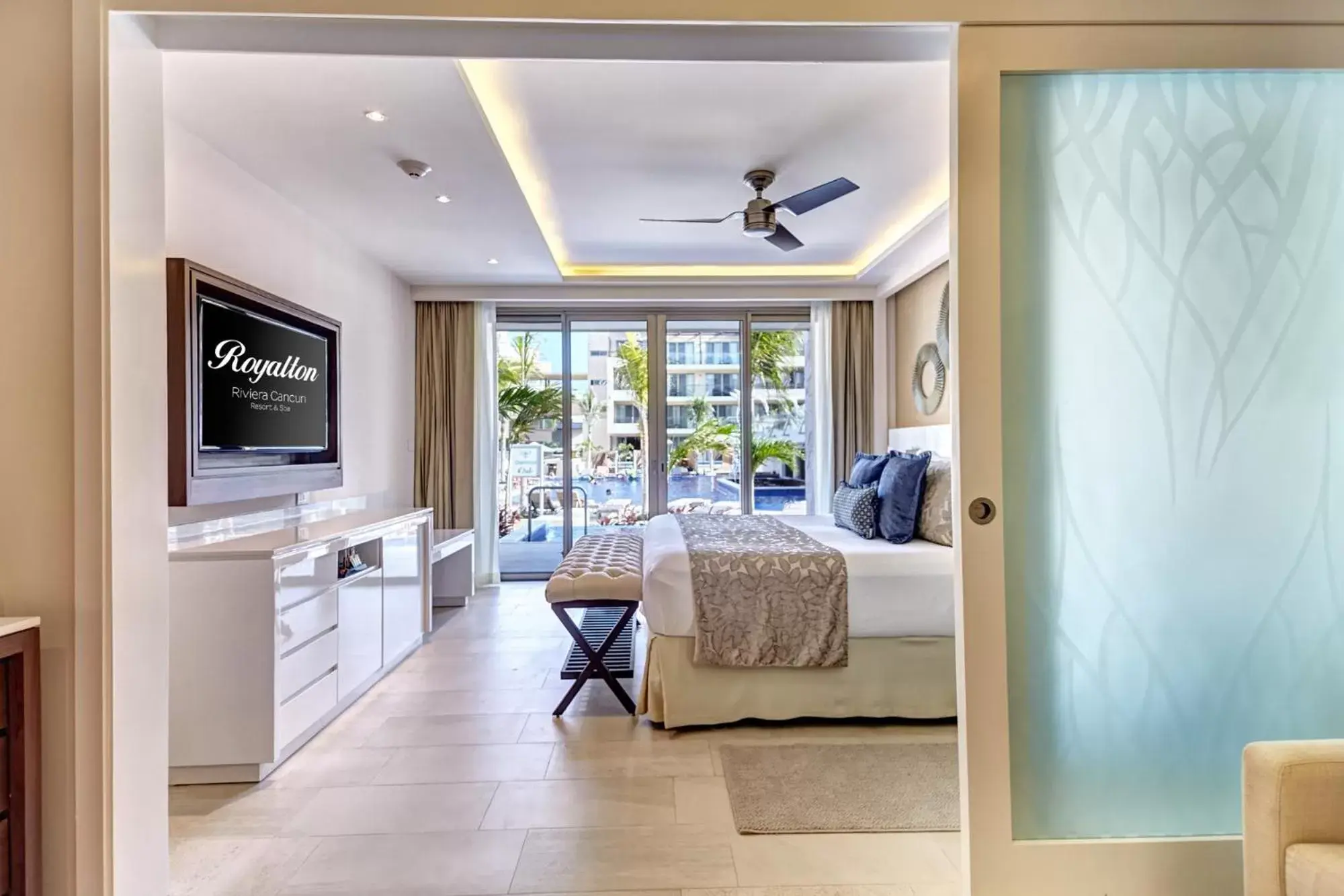 Luxury Junior Suite Swim Out - single occupancy in Royalton Riviera Cancun, An Autograph Collection All-Inclusive Resort & Casino Luxury Junior Suite Swim Out - single occupancy in Royalton Riviera Cancun, An Autograph Collection All-Inclusive Resort & Casino