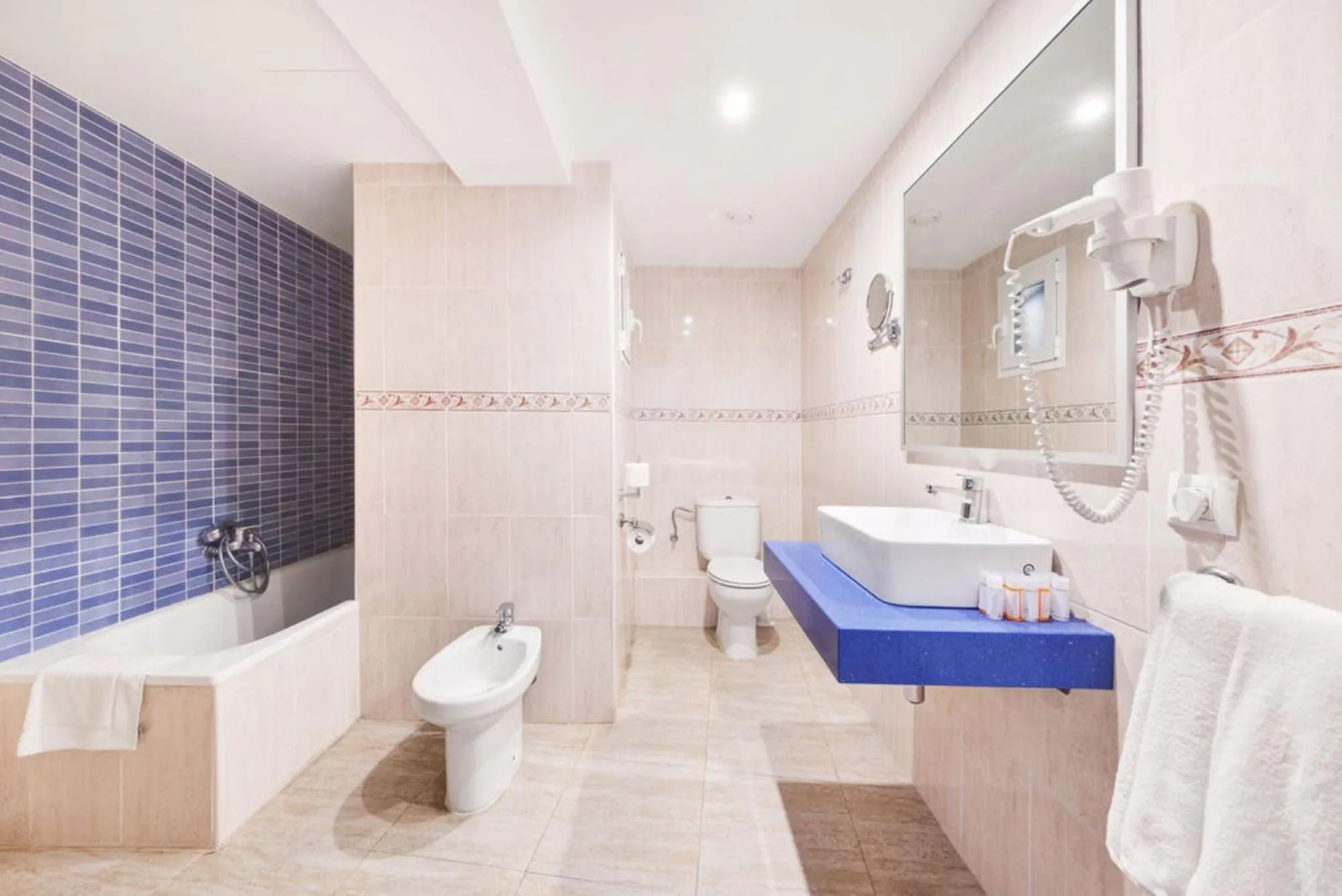 Shower in Hotel Agua Beach "Adults only"