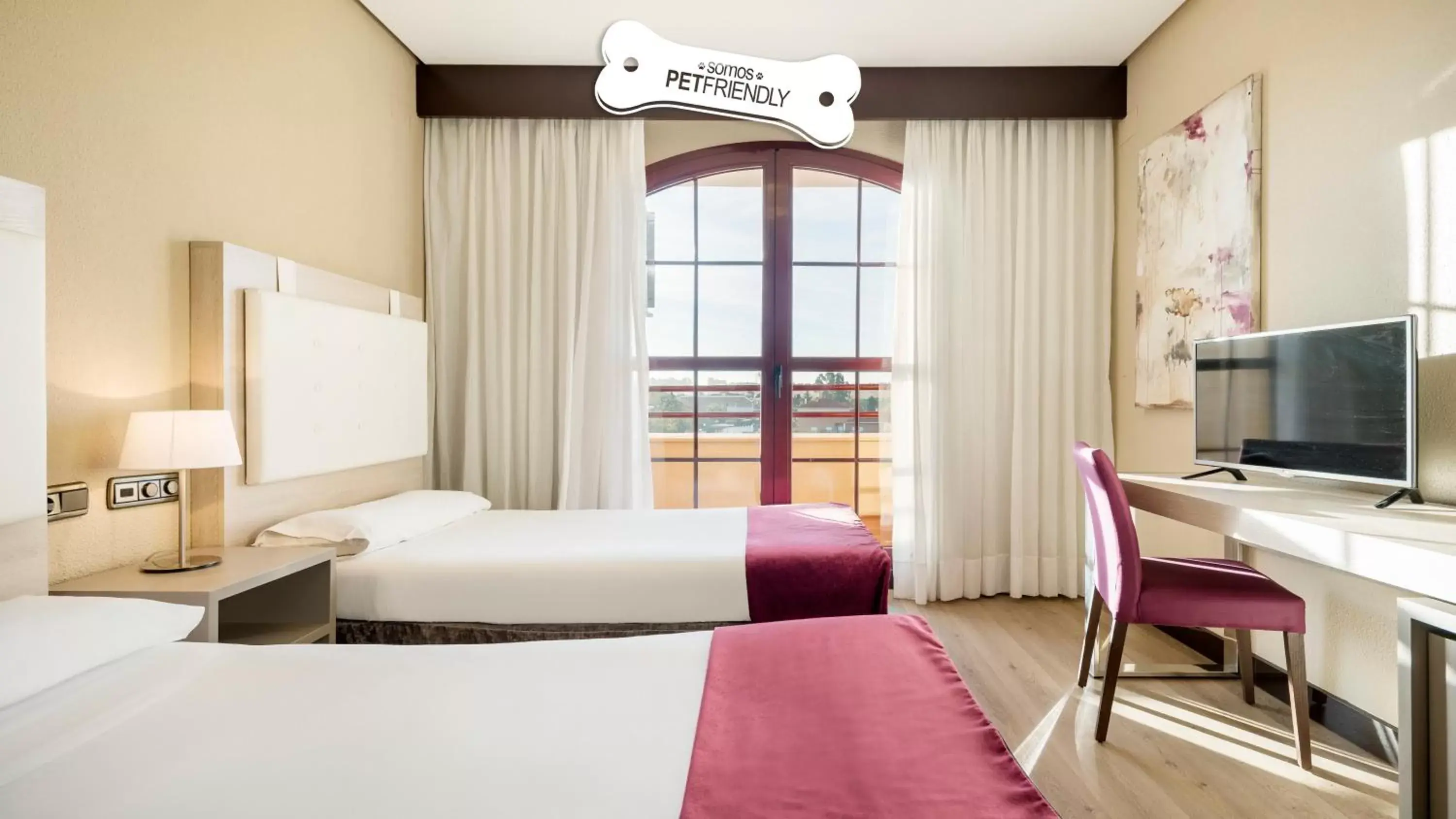 Bedroom, Bed in Ilunion Golf Badajoz