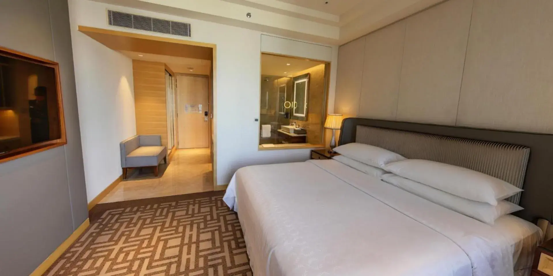 Bedroom, Bed in Sheraton Petaling Jaya Hotel