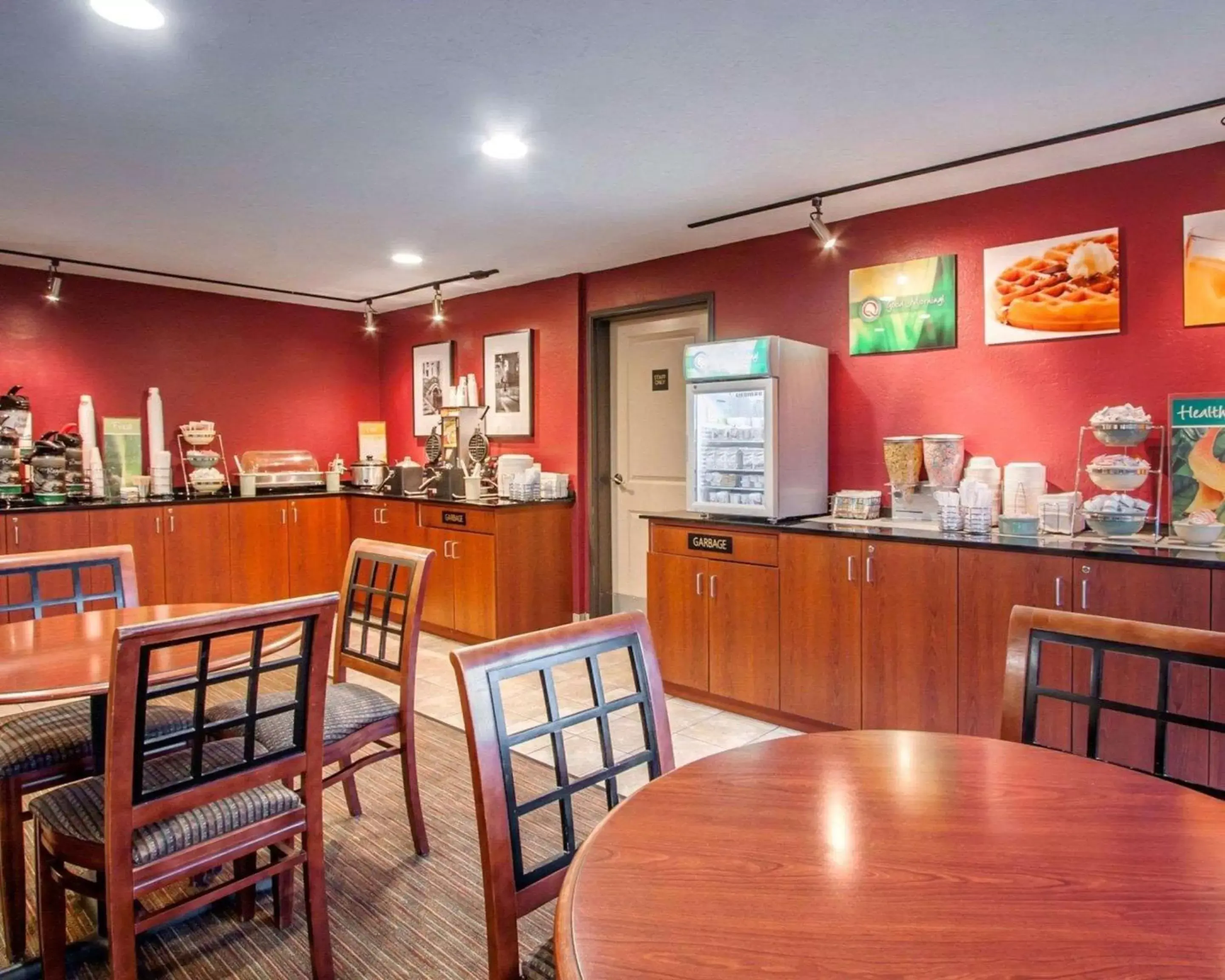Restaurant/Places to Eat in Quality Inn & Suites Springfield