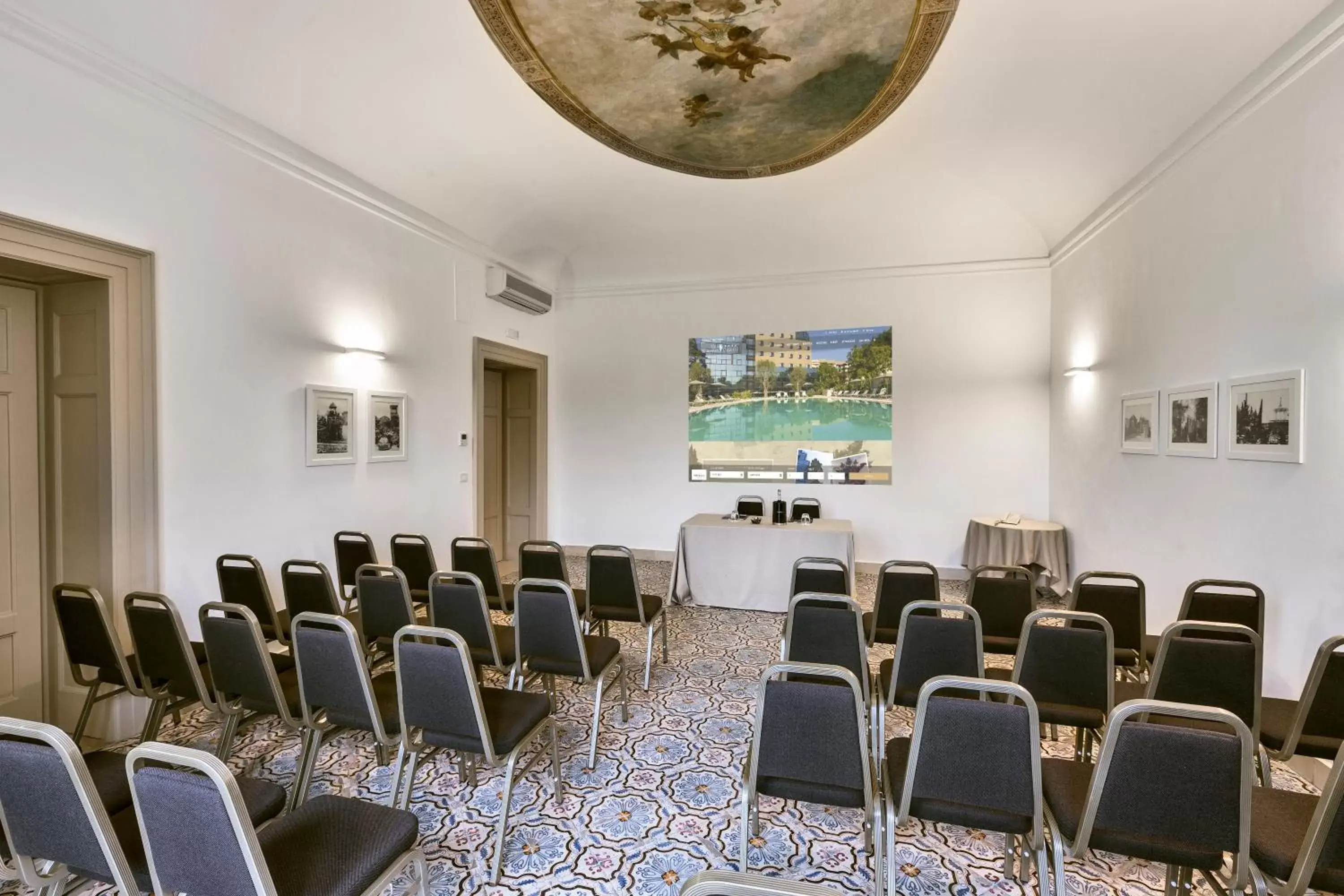 Meeting/conference room in Mercure Villa Romanazzi Carducci Bari