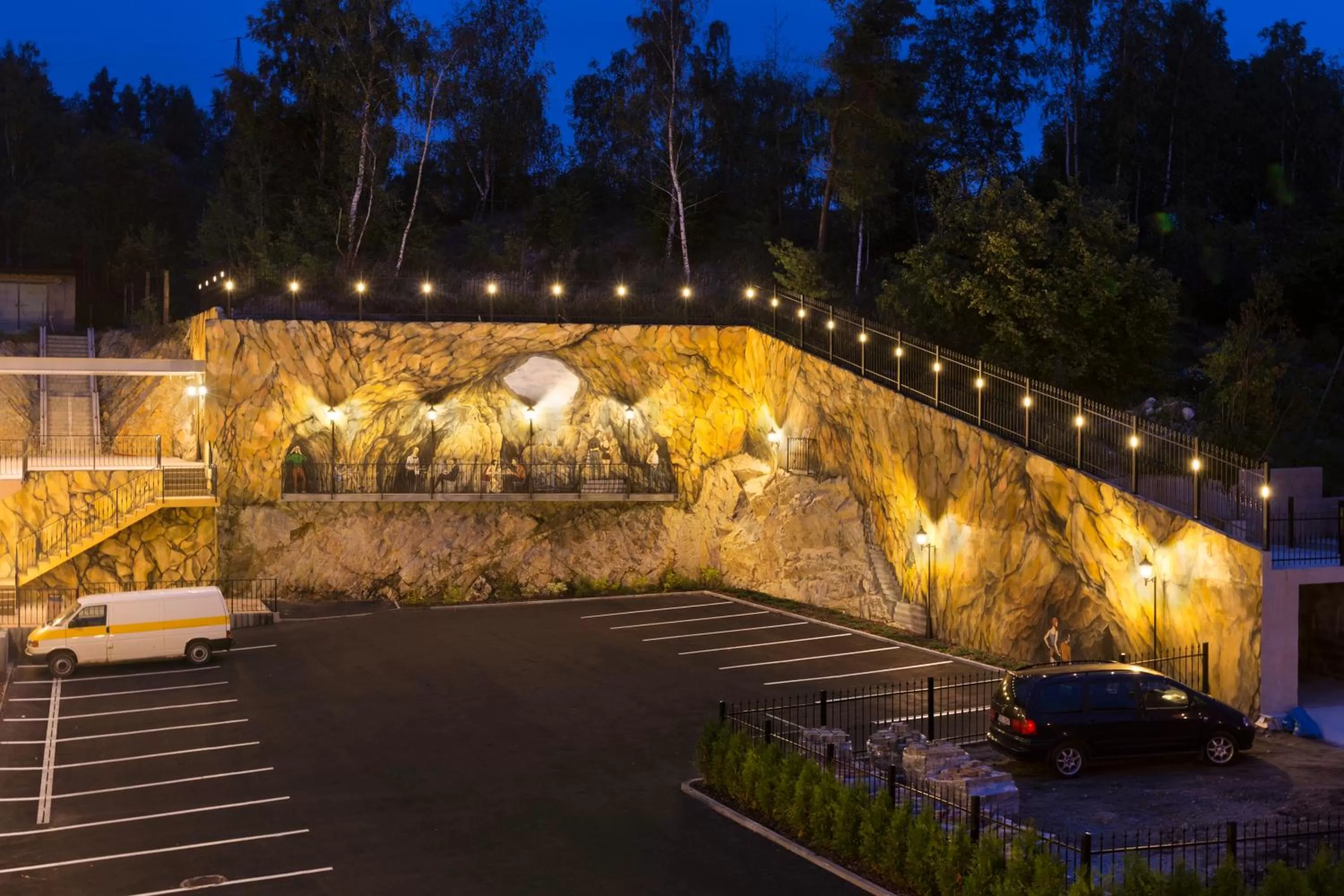 Parking in Hotel Dvorana