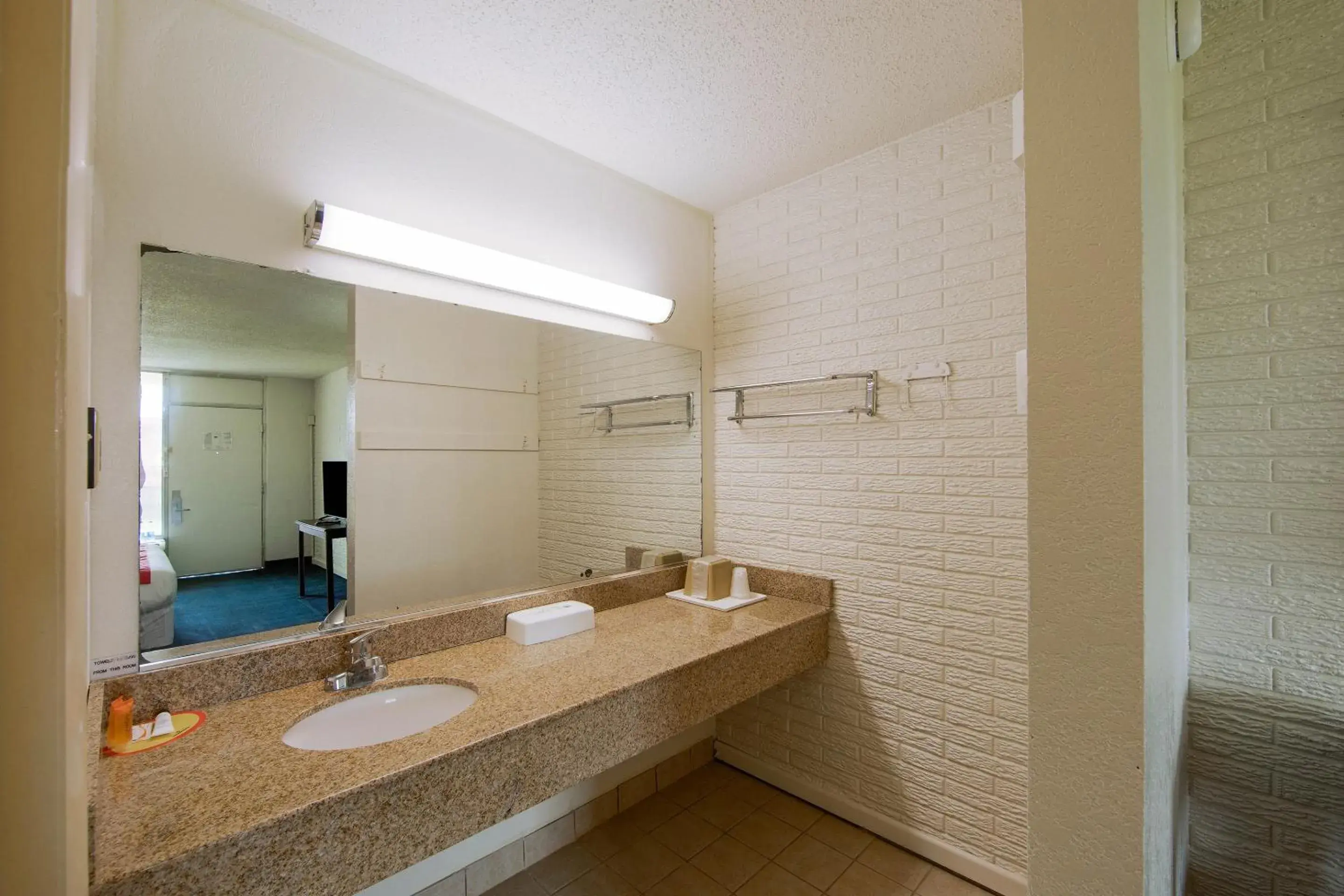 Bathroom in OYO Hotel Doswell Kings Dominion
