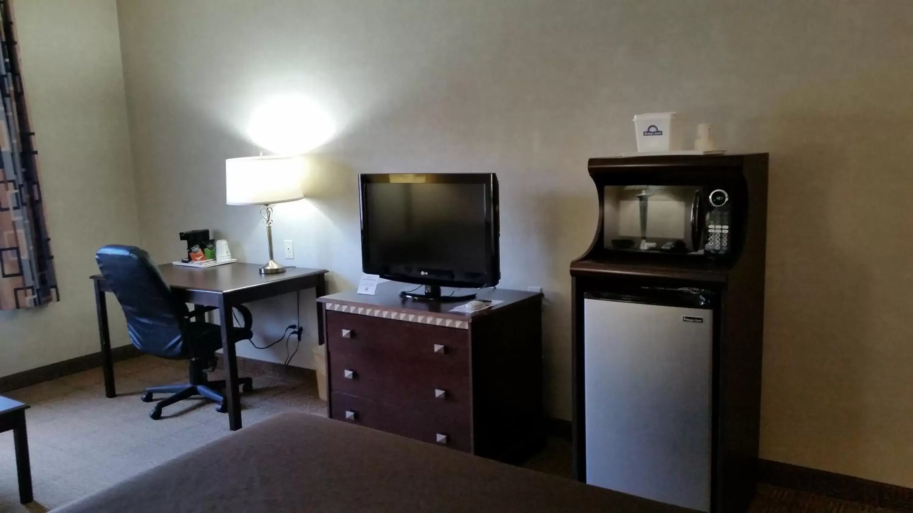 TV and multimedia, TV/Entertainment Center in Days Inn & Suites by Wyndham Vancouver