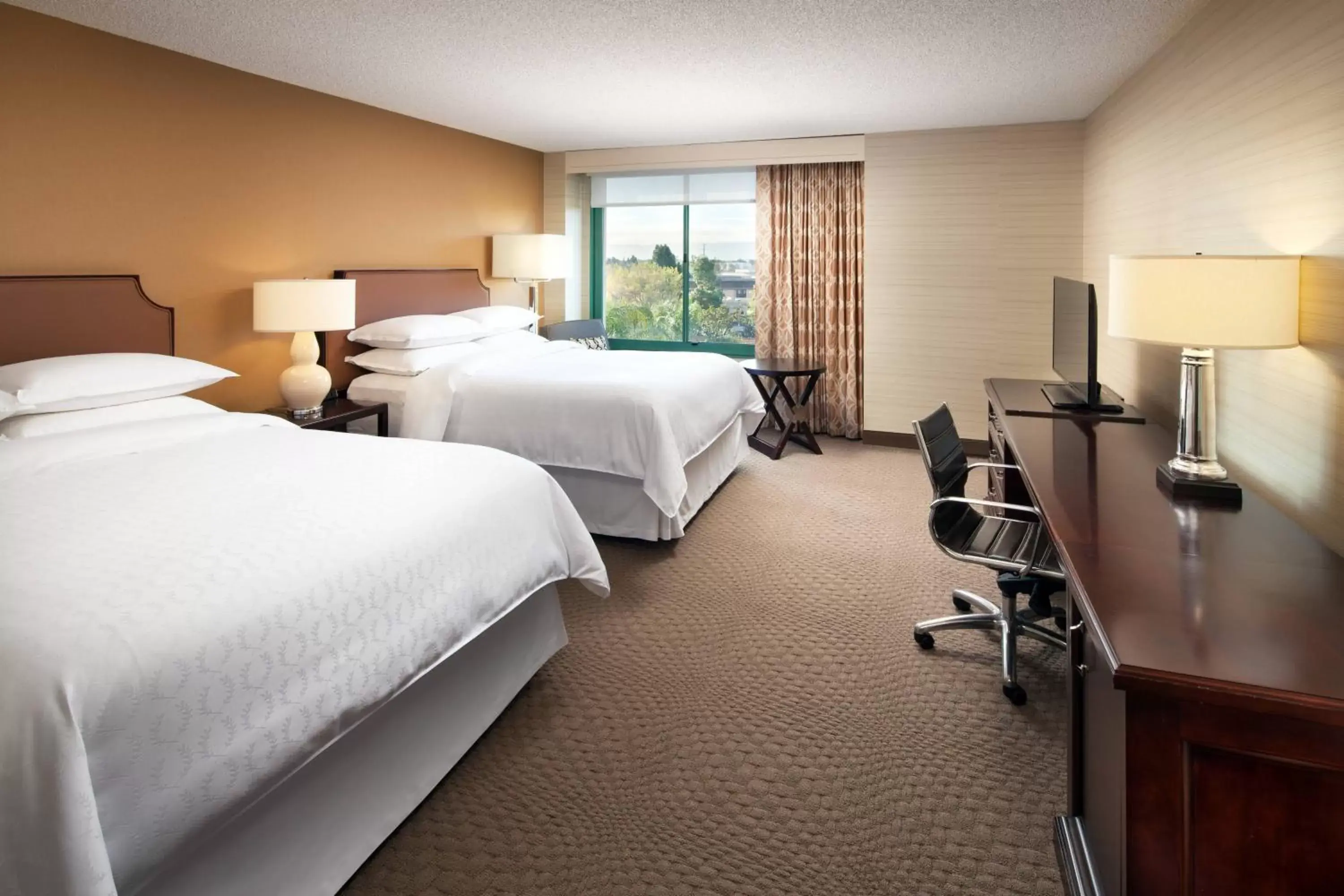 Club level, 1 Bedroom 2 room Suite, 2 Queen, Sofa bed in Sheraton San Jose Silicon Valley Club level, 1 Bedroom 2 room Suite, 2 Queen, Sofa bed in Sheraton San Jose Silicon Valley