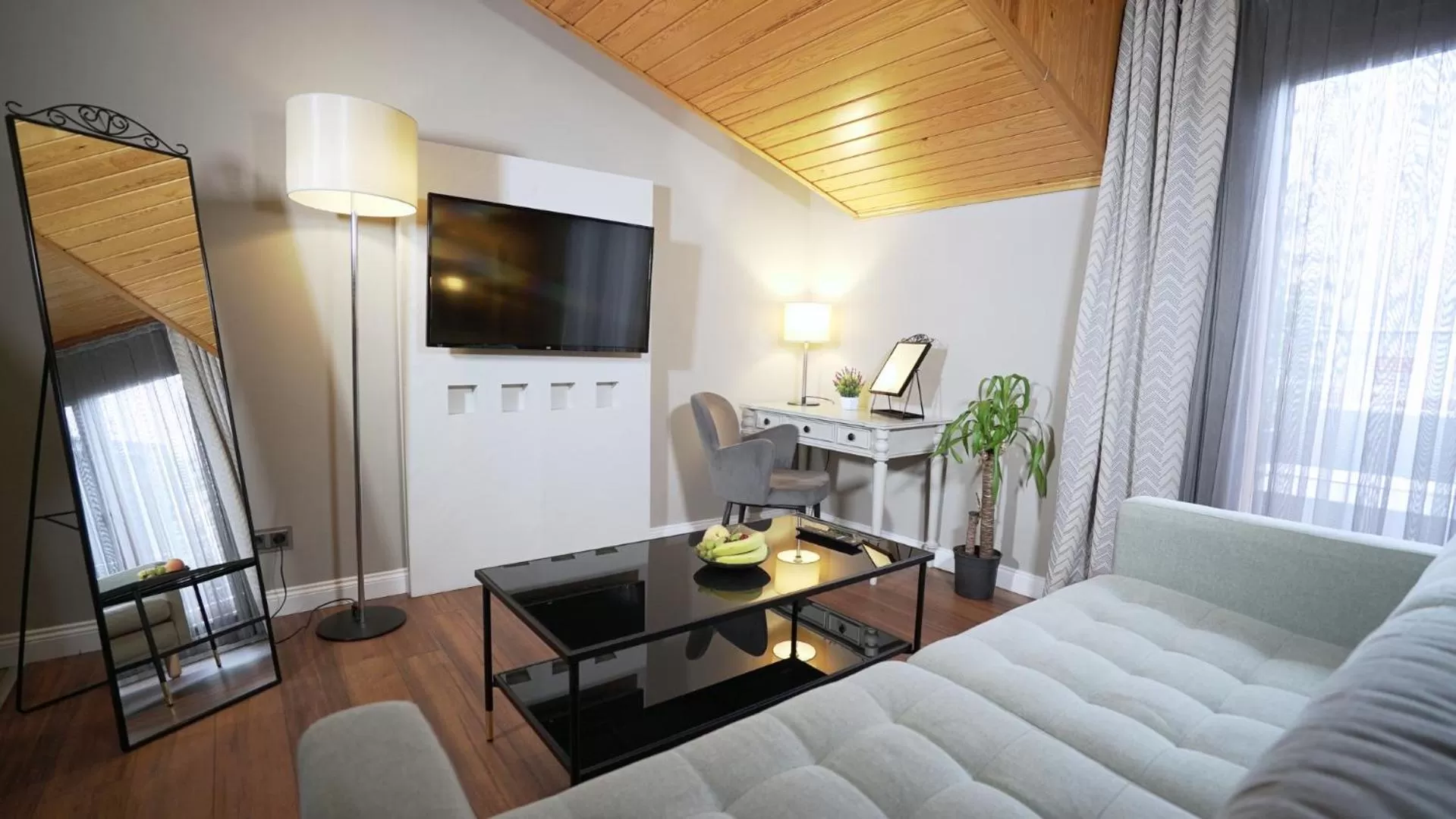 Bed in Homey AirPort Hotel