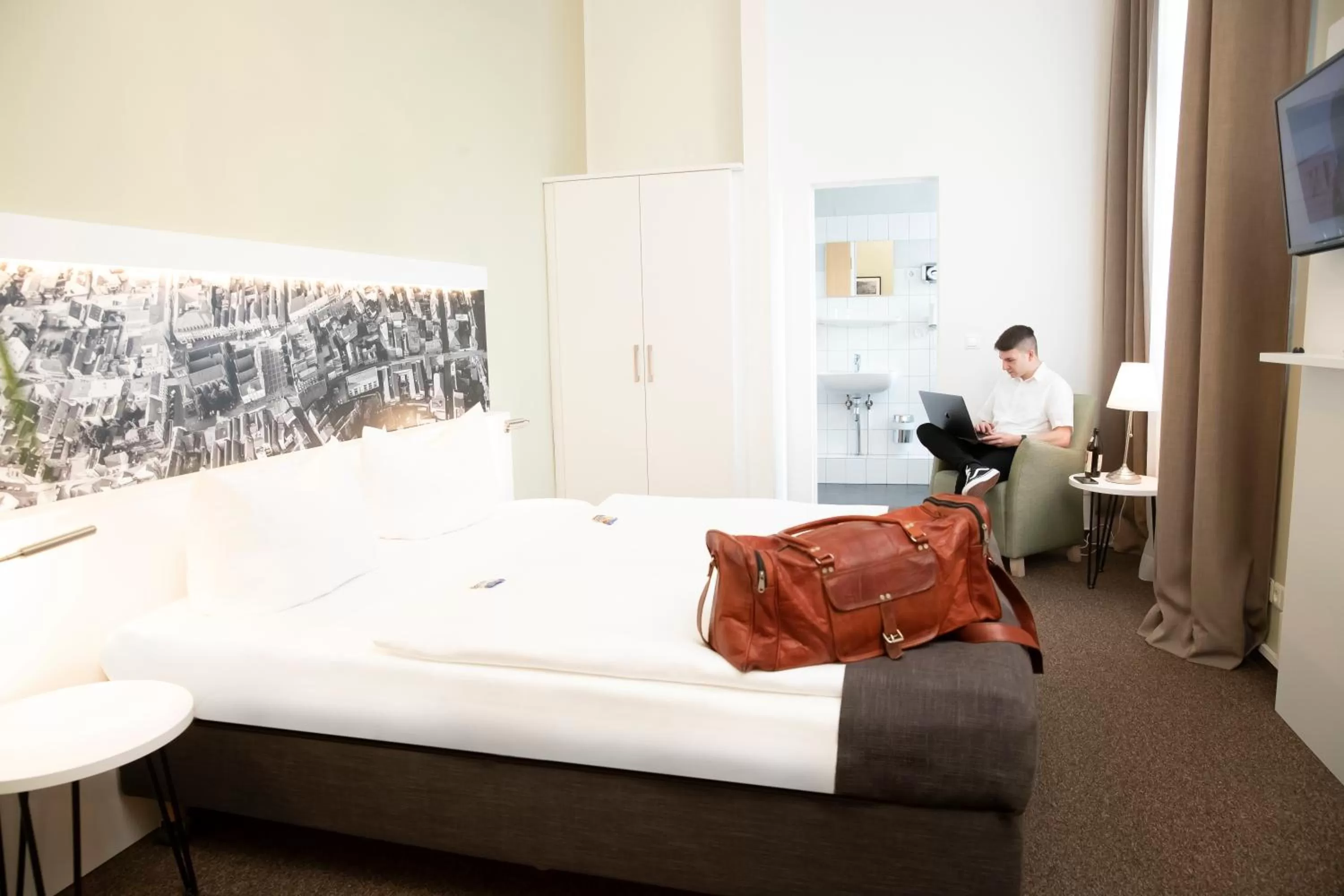 Photo of the whole room, Bed in Hotel am Schlosspark