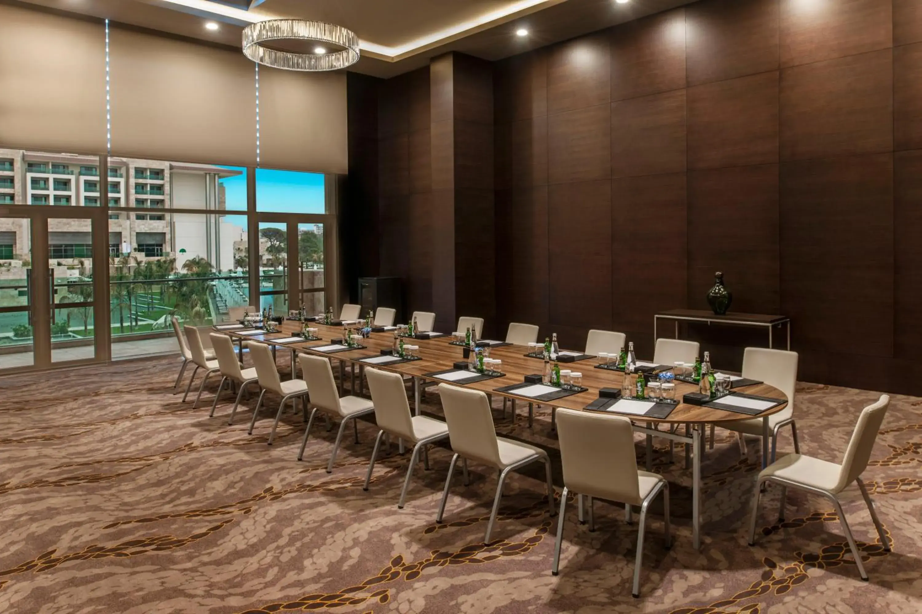 Business facilities in Regnum Carya