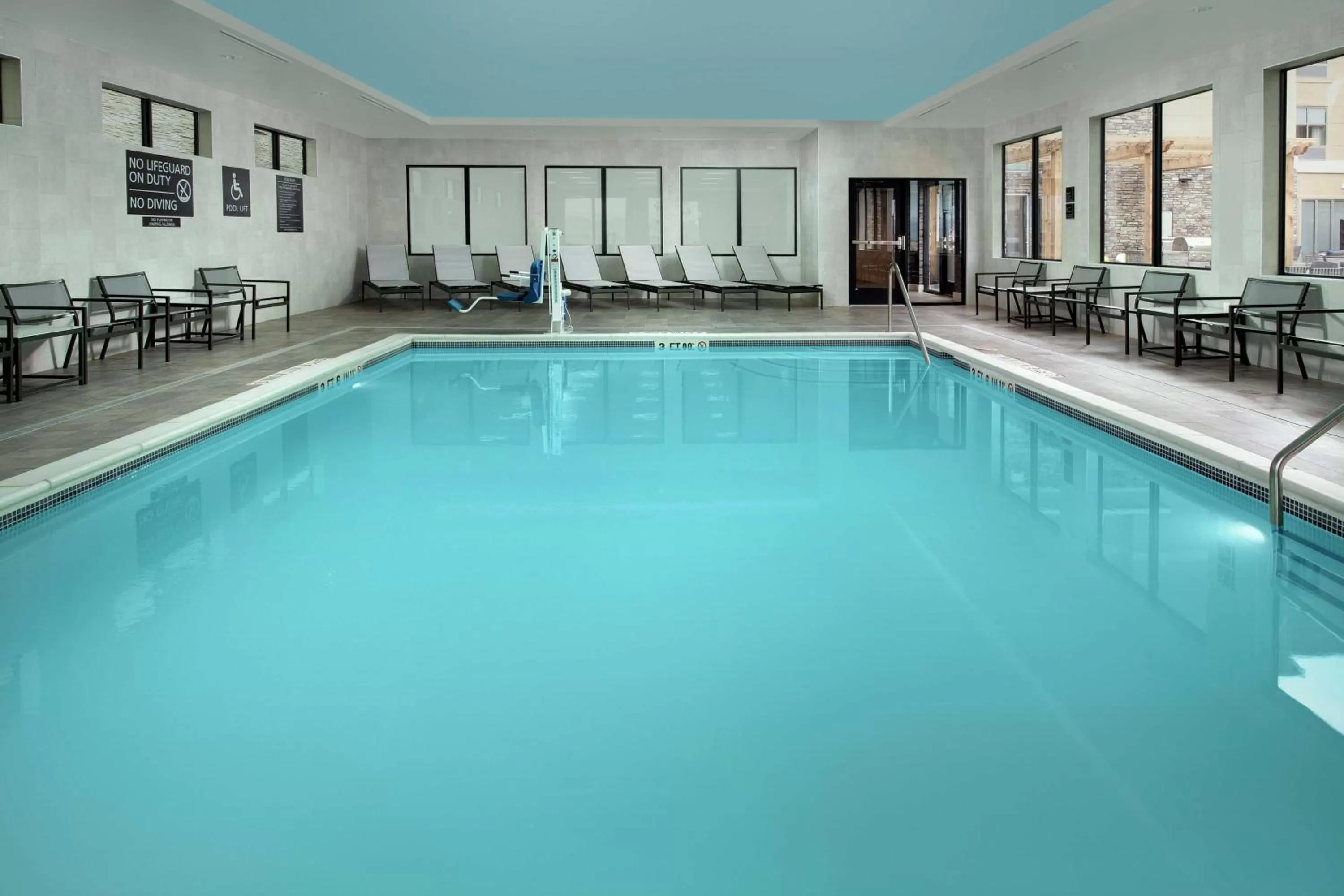 Swimming pool in Homewood Suites By Hilton Denver Airport Tower Road