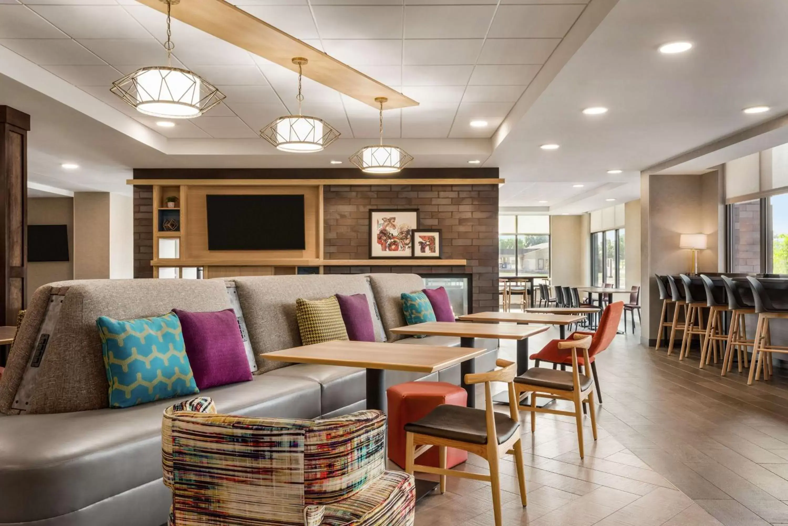 Lobby or reception, Restaurant/Places to Eat in Home2 Suites By Hilton Madison Central Alliant Energy Center