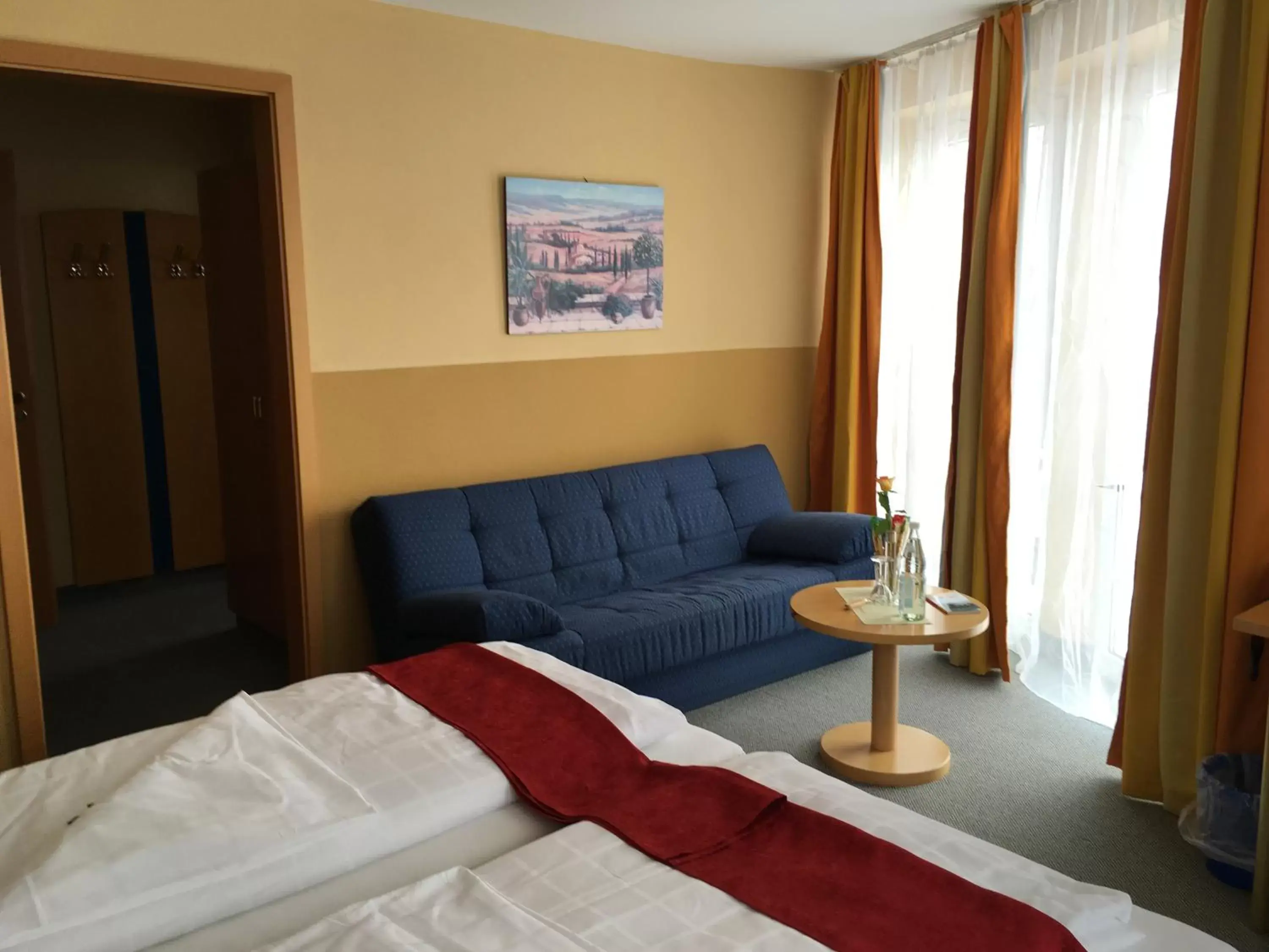 Large Double Room in Hotel & Ristorante Passarelli Large Double Room in Hotel & Ristorante Passarelli