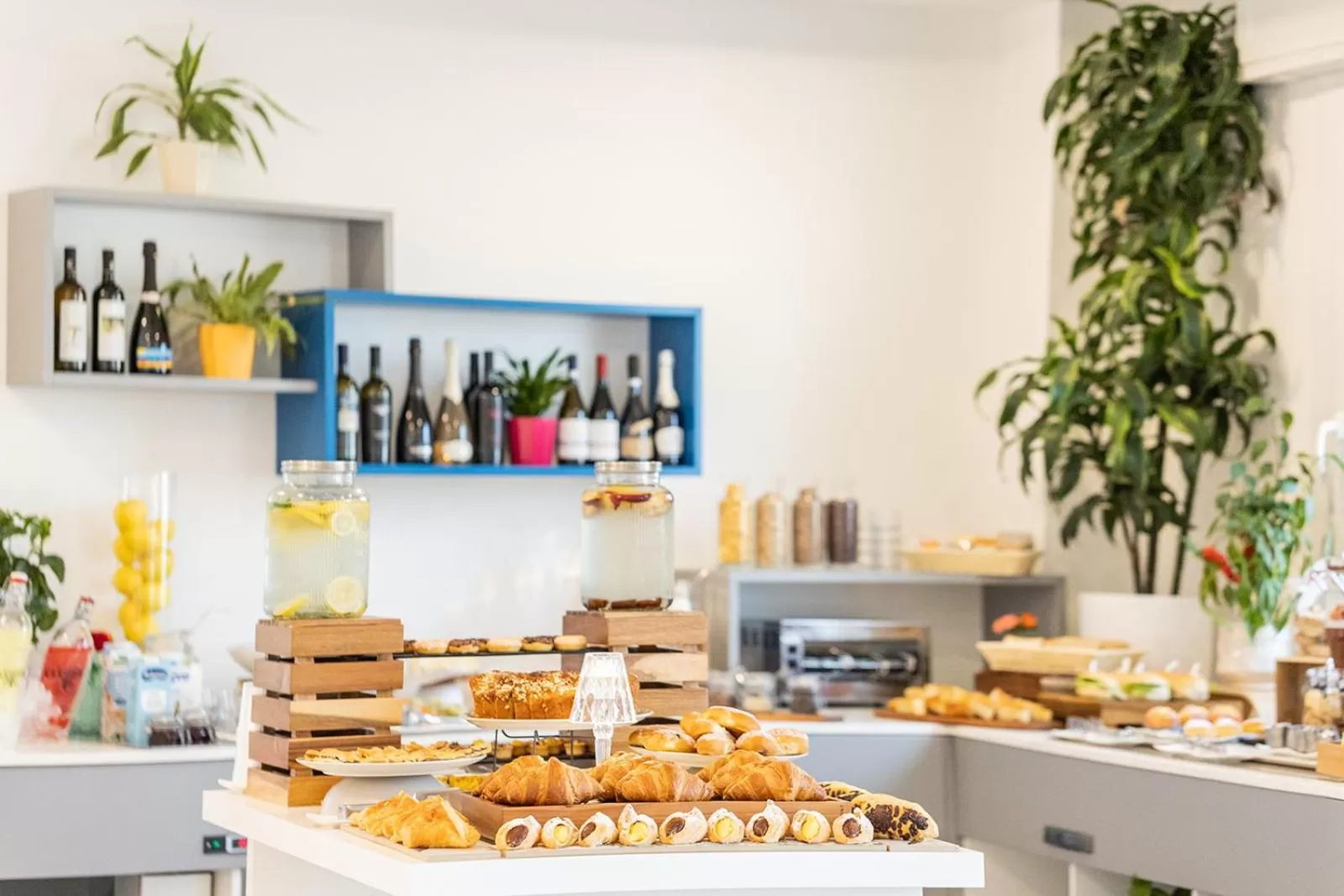 Buffet breakfast in Hotel Majorca