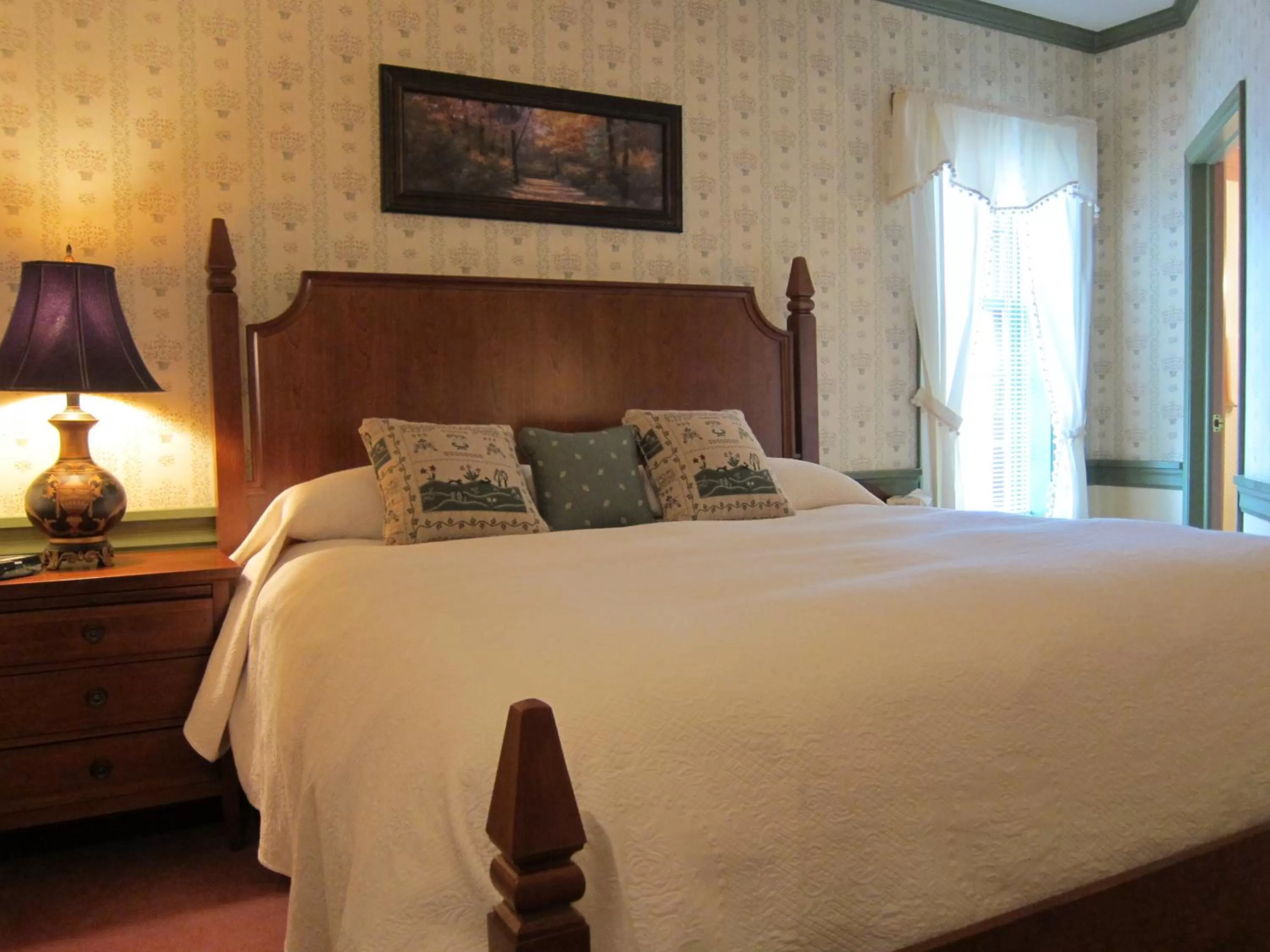 Deluxe Quadruple Room in Strasburg Village Inn