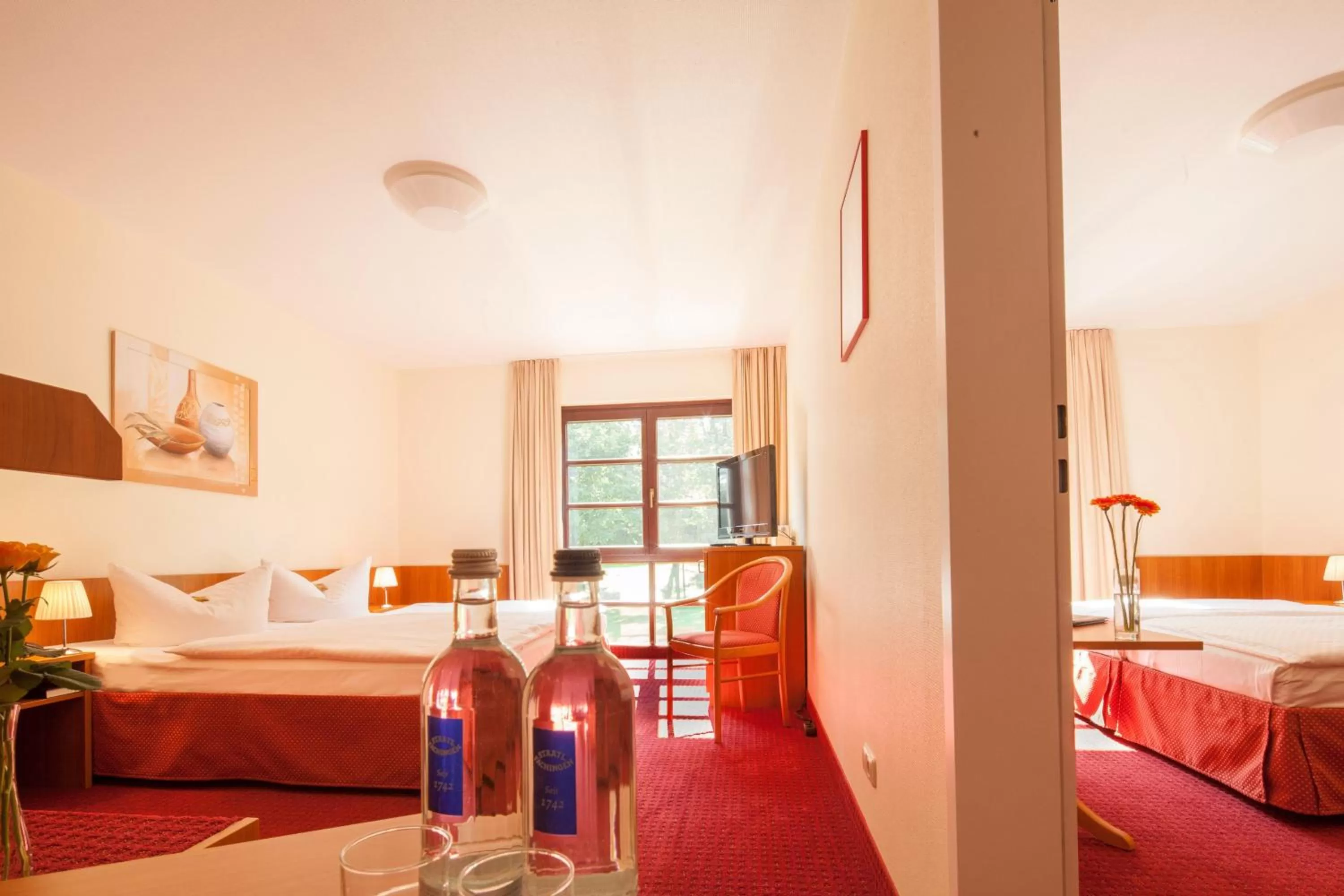 Photo of the whole room, Bed in Kim Hotel Im Park