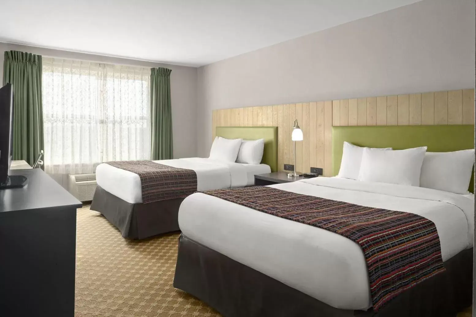 Photo of the whole room, Bed in Country Inn & Suites by Radisson, Gettysburg, PA