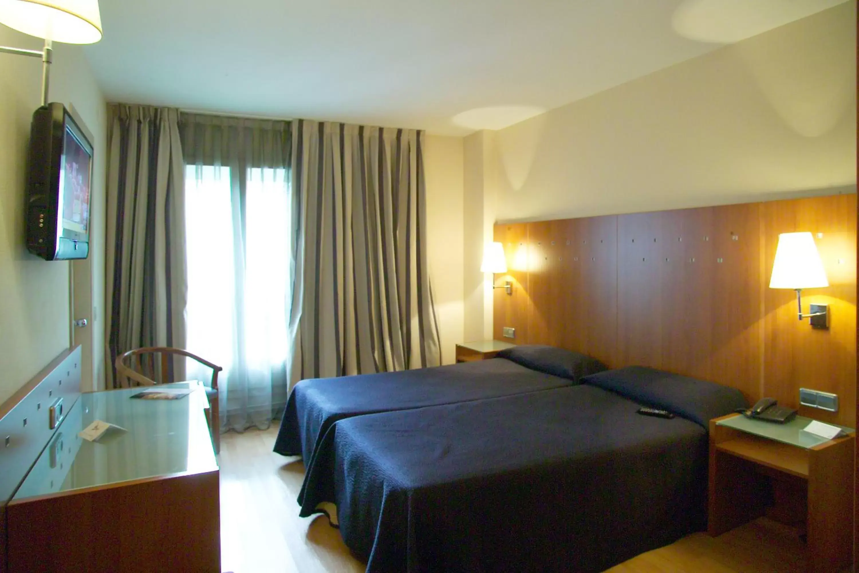 Double or Twin Room in Hotel J. Balmes Vic Double or Twin Room in Hotel J. Balmes Vic
