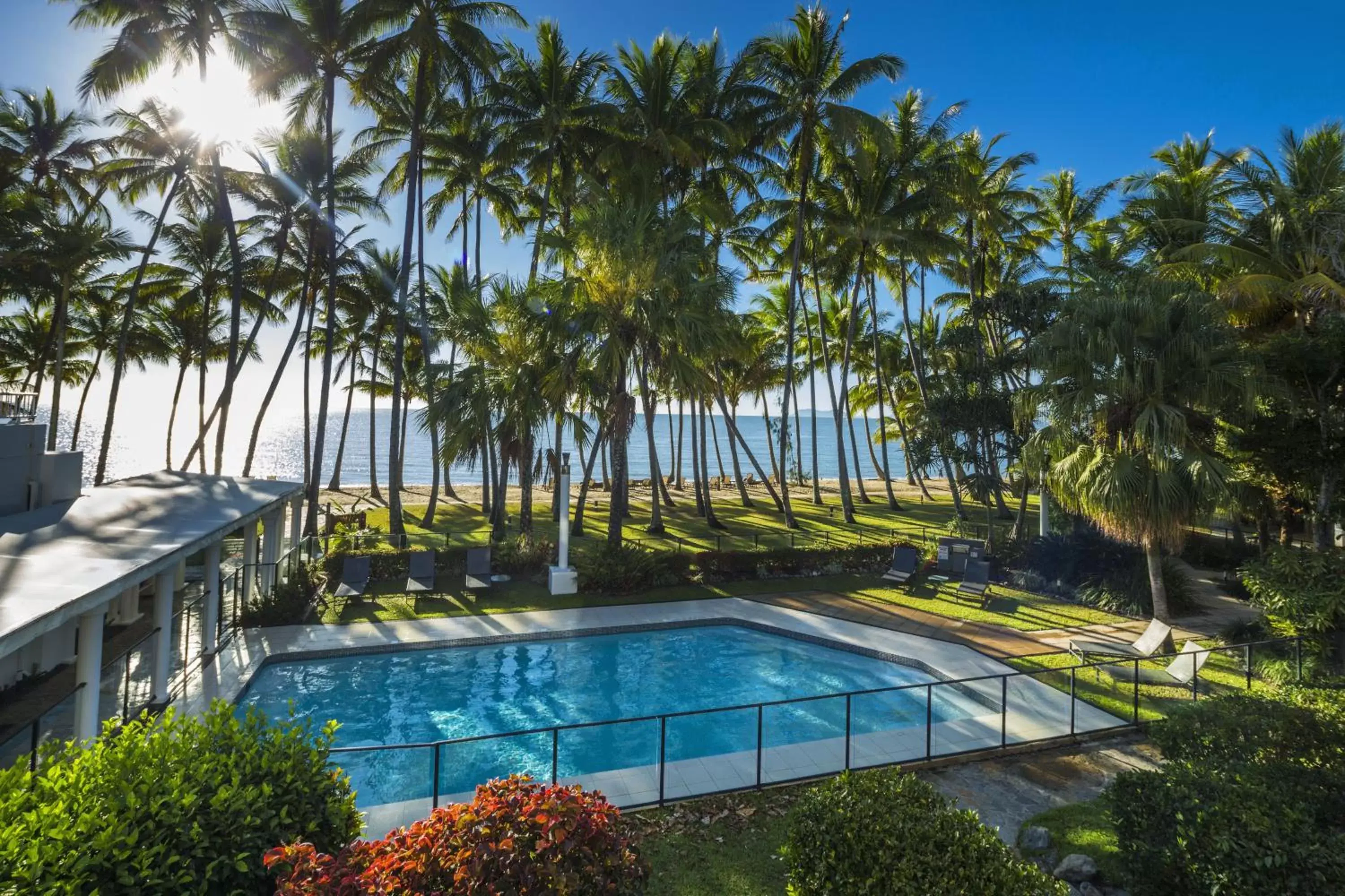 Swimming pool in Alamanda Palm Cove by Lancemore Swimming pool in Alamanda Palm Cove by Lancemore