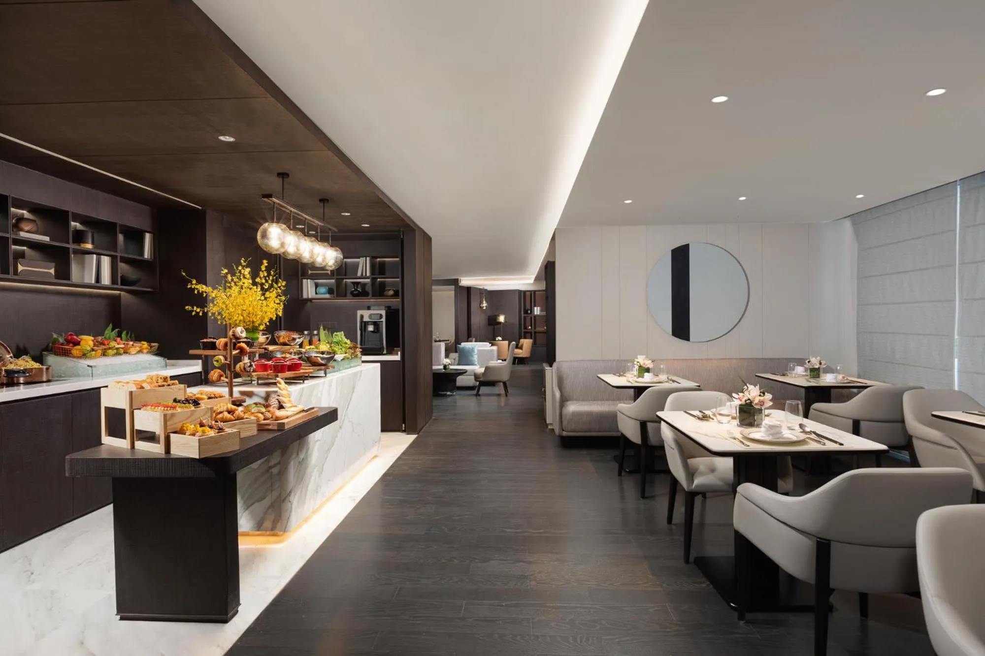 Restaurant/places to eat in HUALUXE Shanghai Changfeng Park - Park Lake View