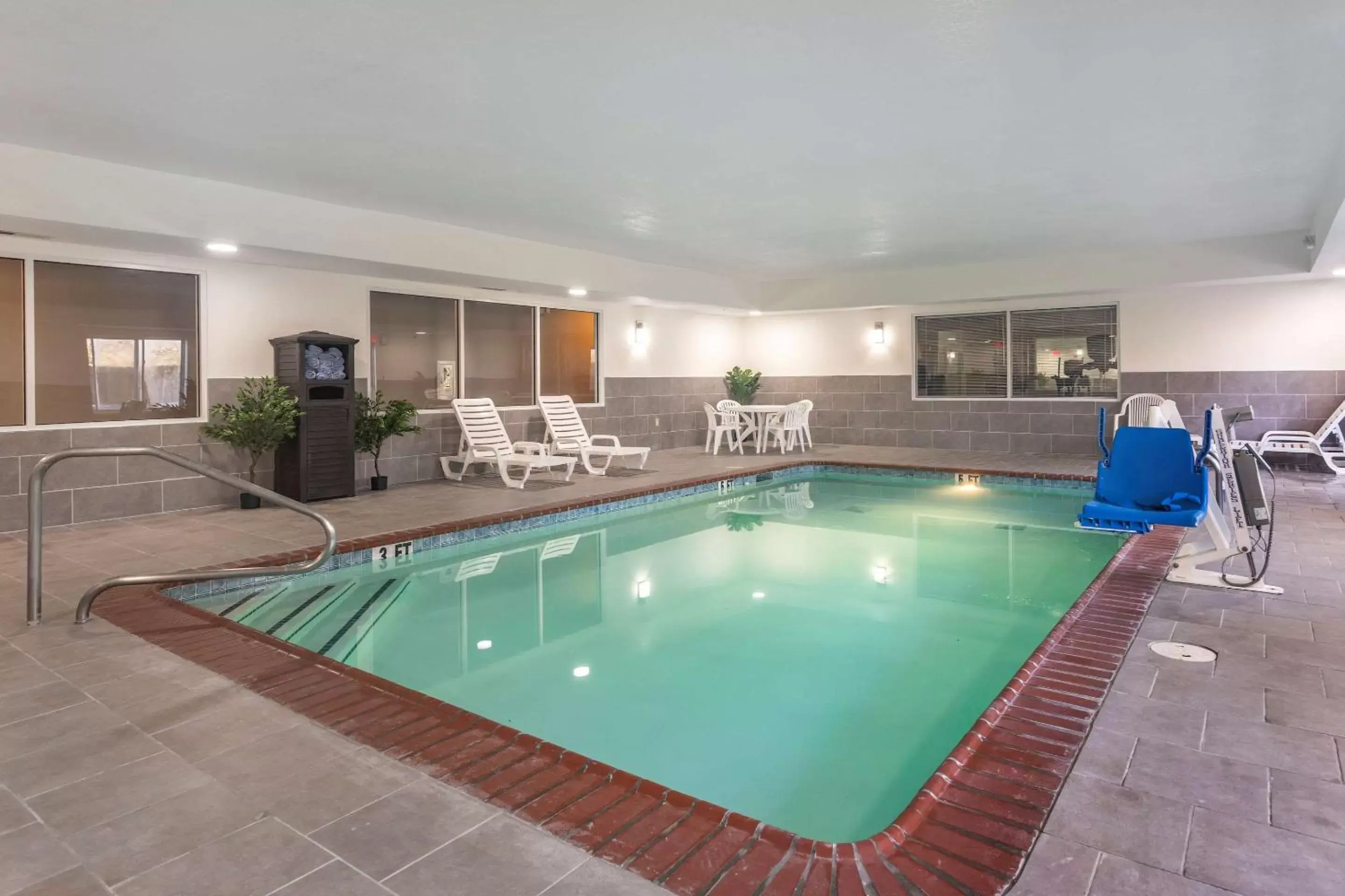 Activities, Swimming Pool in Sleep Inn & Suites Lebanon - Nashville Area