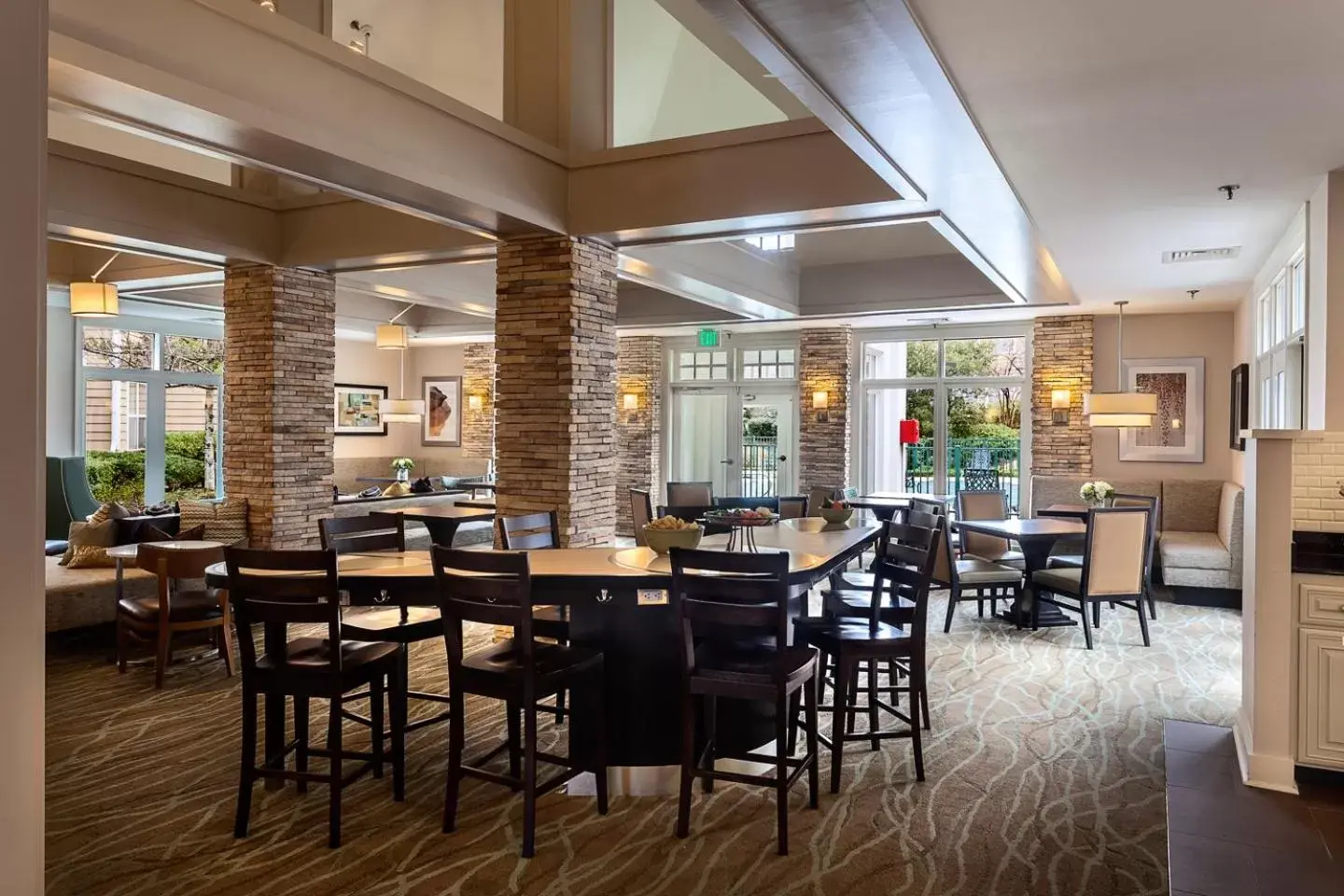 Restaurant/Places to Eat in Poplar Inn and Suites