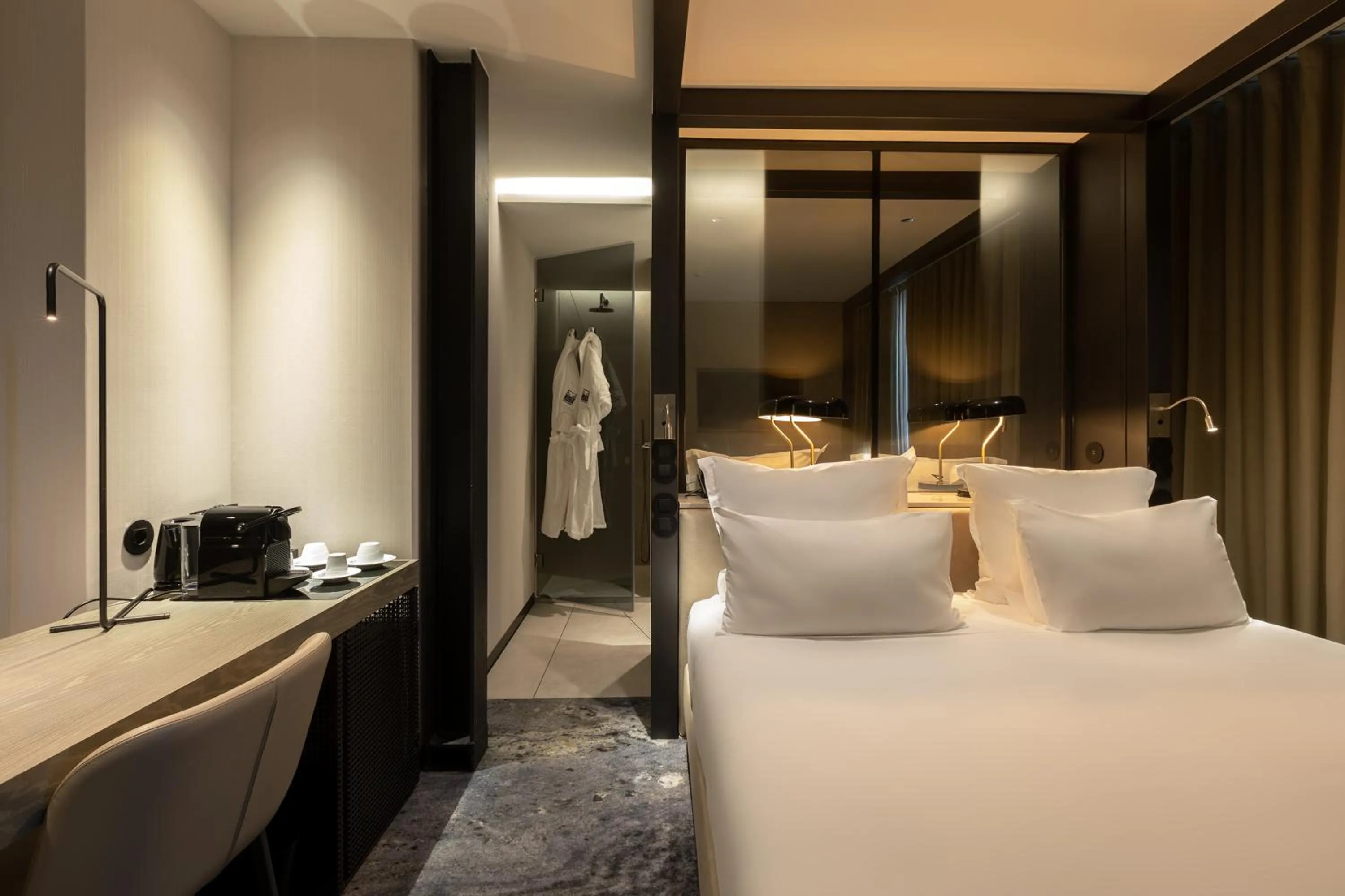 Bed in Porto Royal Bridges Hotel