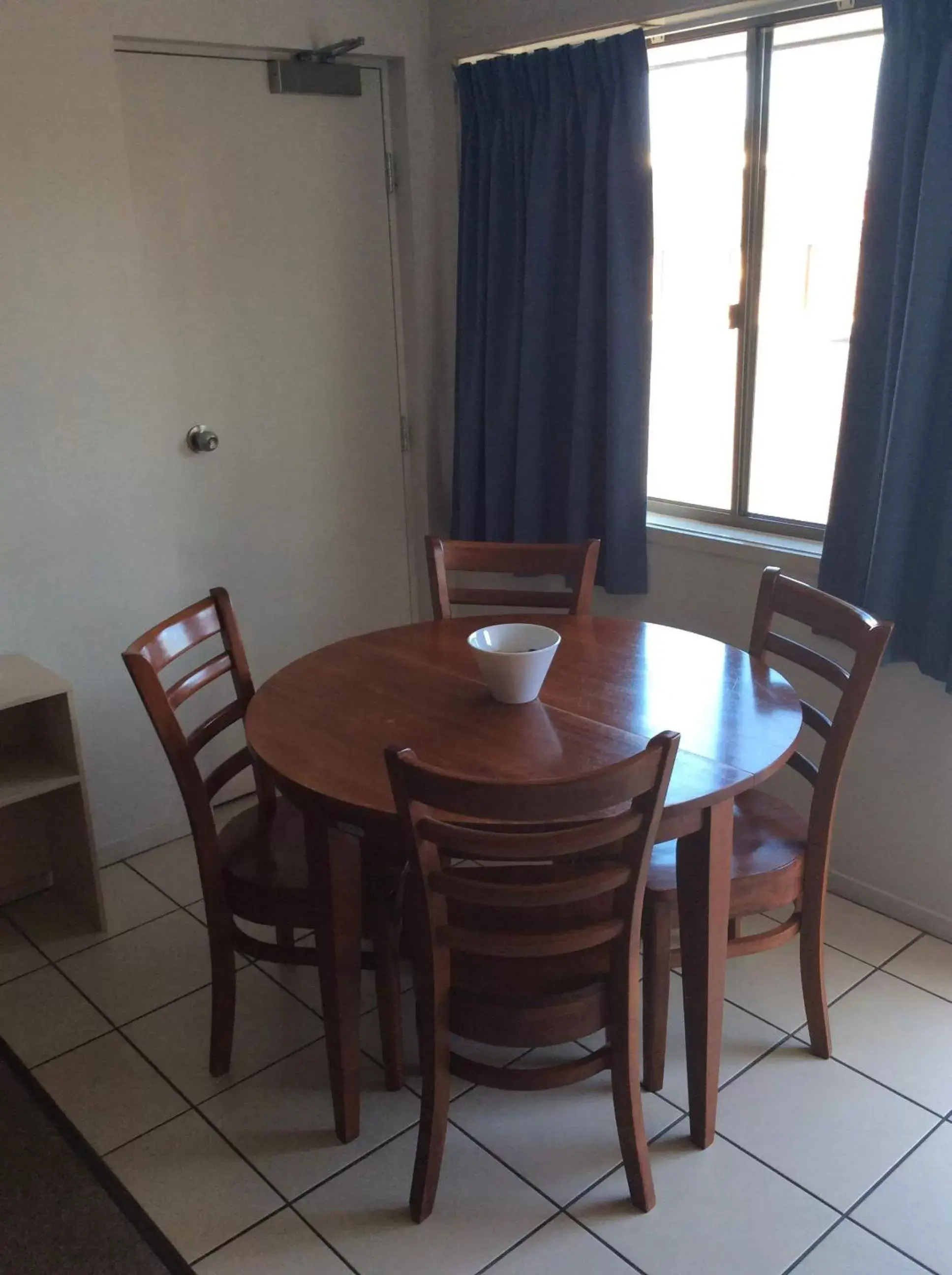 Dining Area in The Gallery Motor Inn