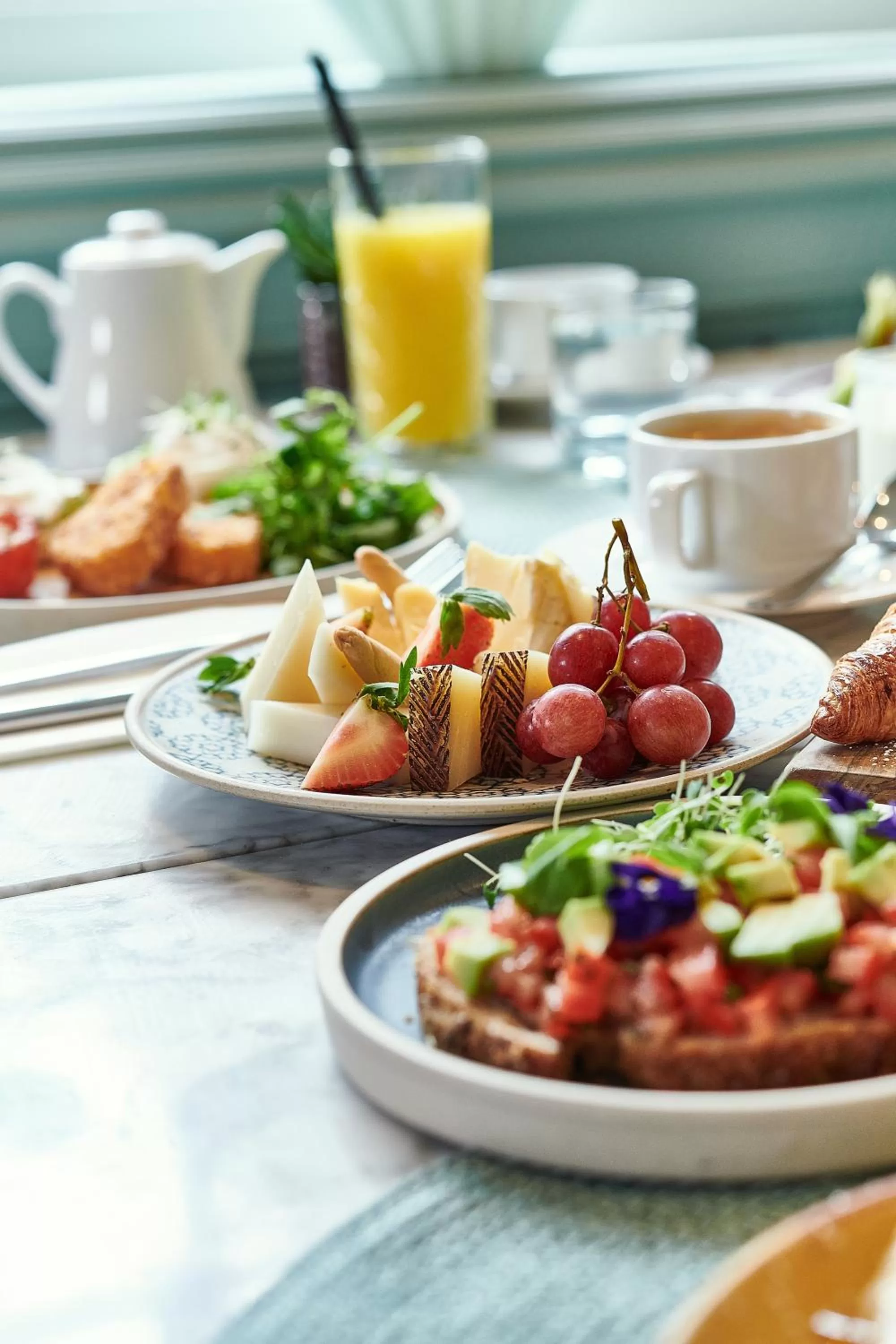 Restaurant/places to eat in Melia White House Hotel