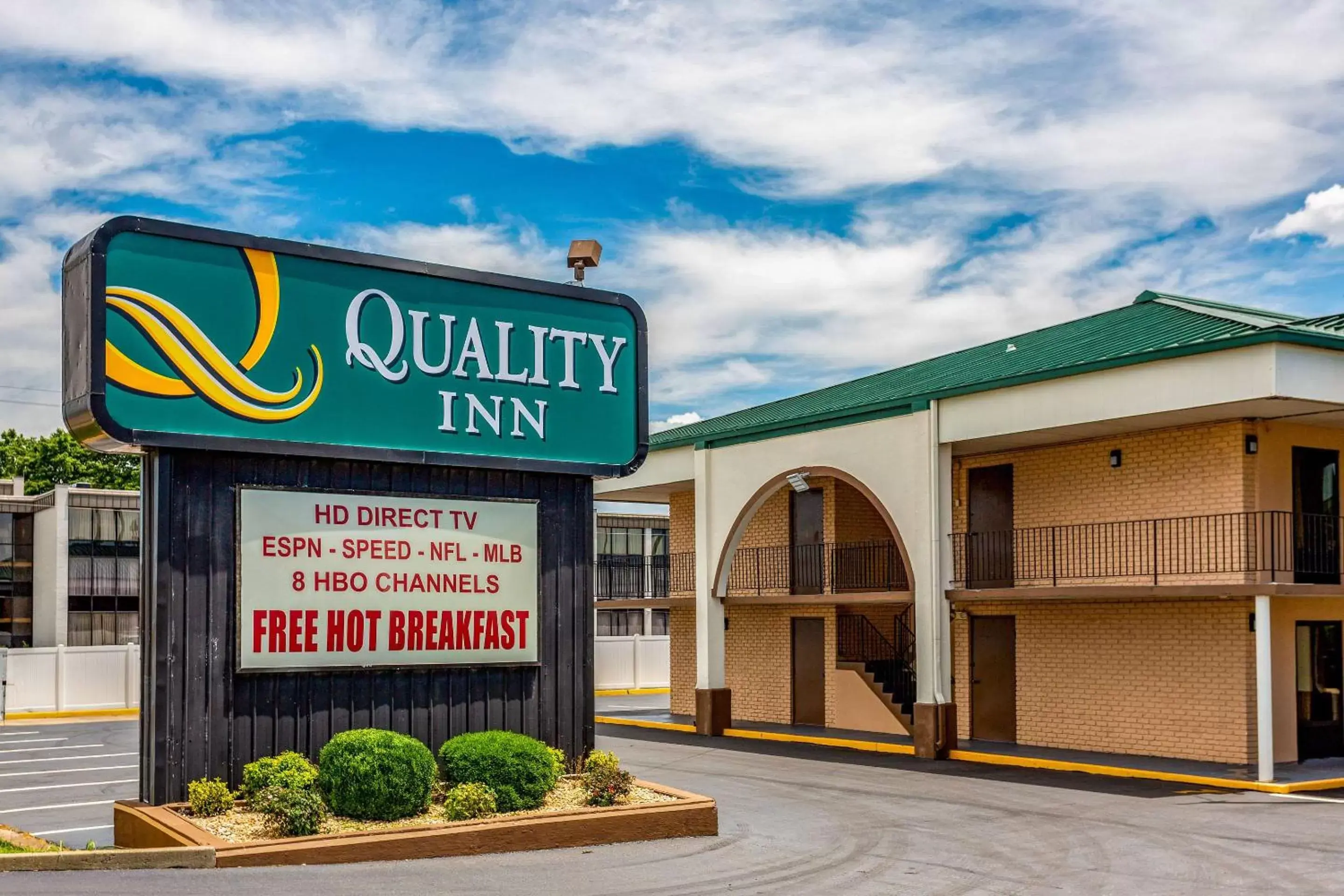 Property Building in Quality Inn Bowling Green