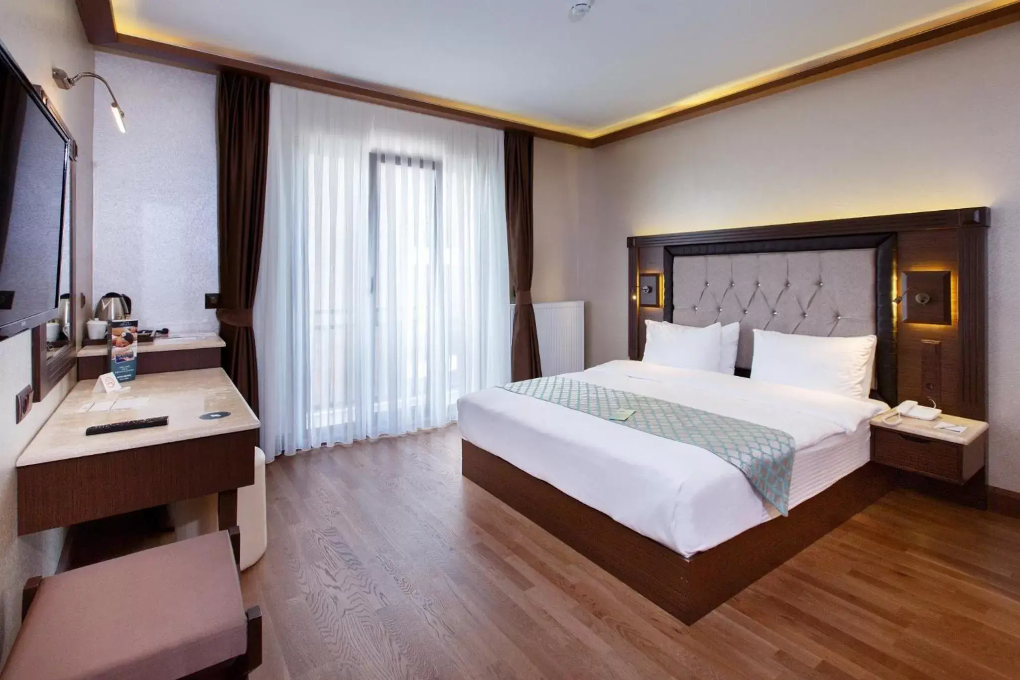 Coffee/tea facilities, Bed in Sera Lake Resort Hotel Spa & Aparts