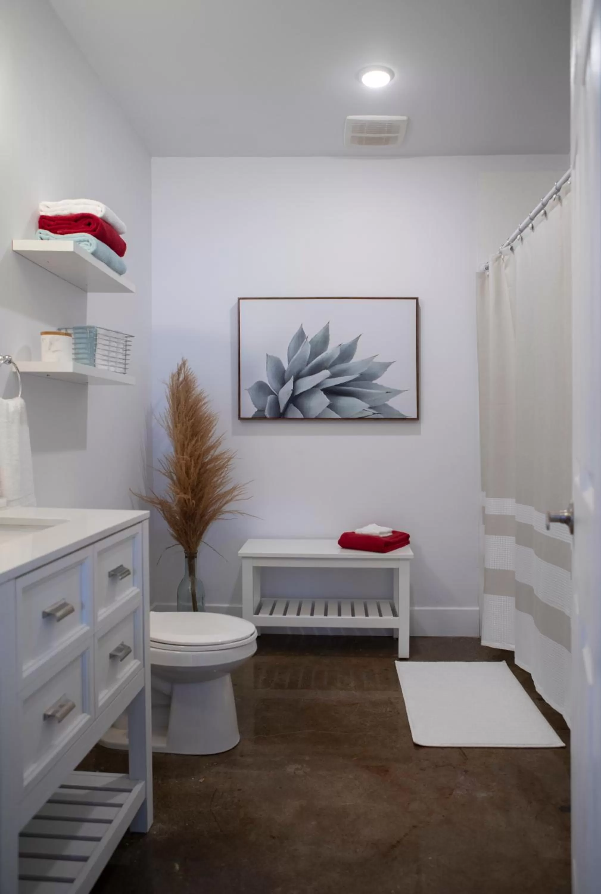 Bathroom in Cameo Hotel and Suites
