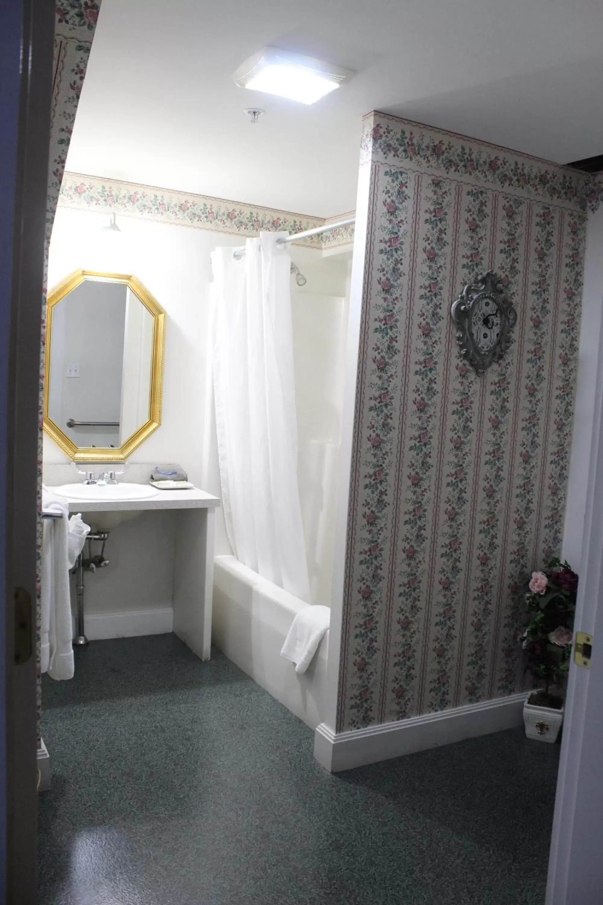 Bathroom in Old Orchard Beach Inn