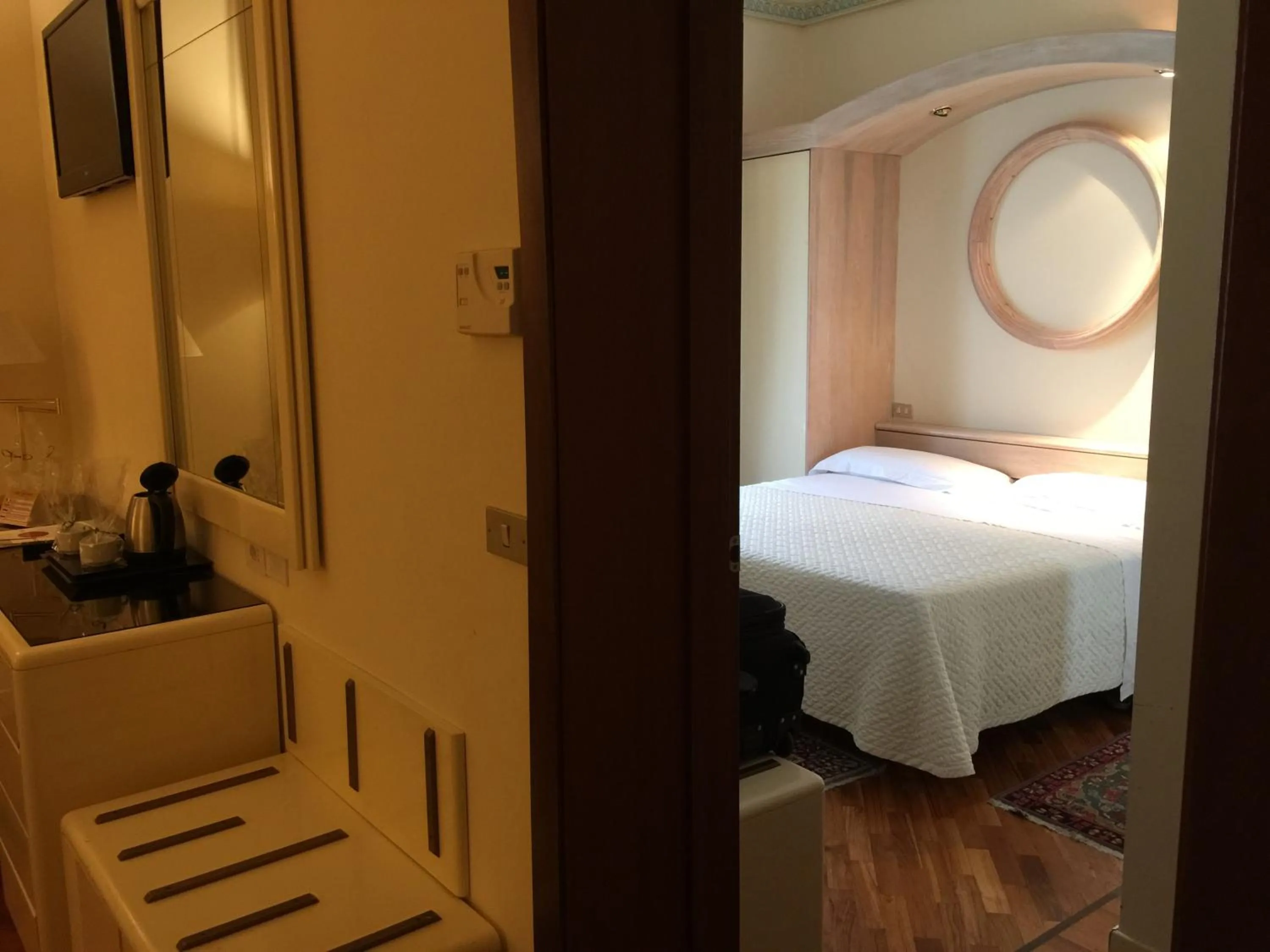 Photo of the whole room, Bed in Grand Hotel Tettuccio