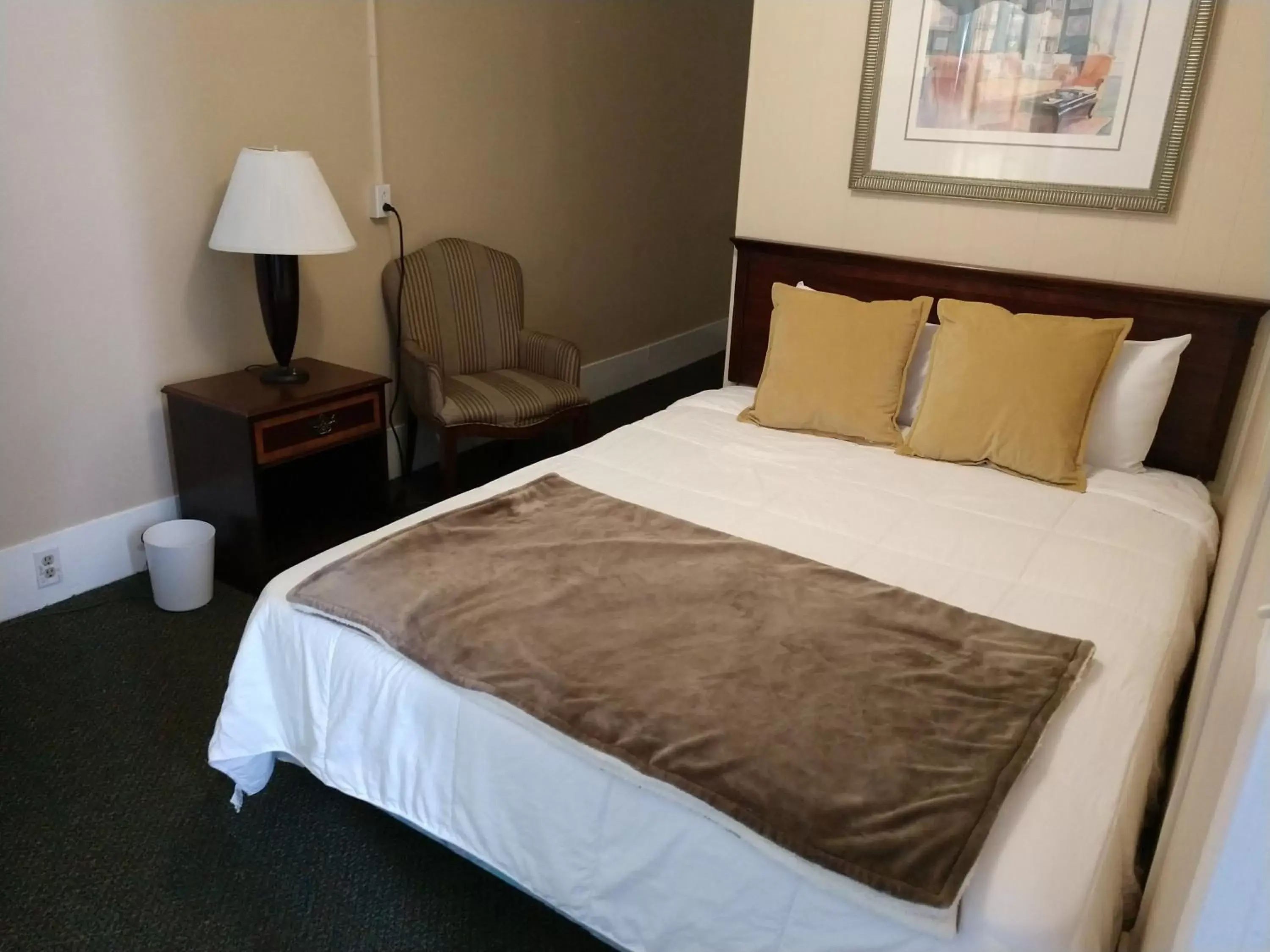 Bed in Hotel Wayne