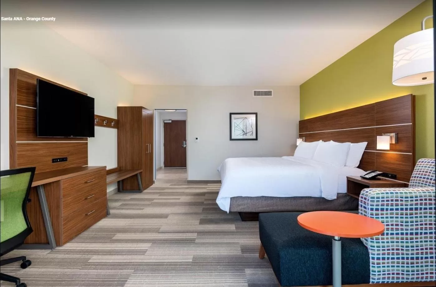 Photo of the whole room, Bed in Holiday Inn Express & Suites Santa Ana - Orange County by IHG